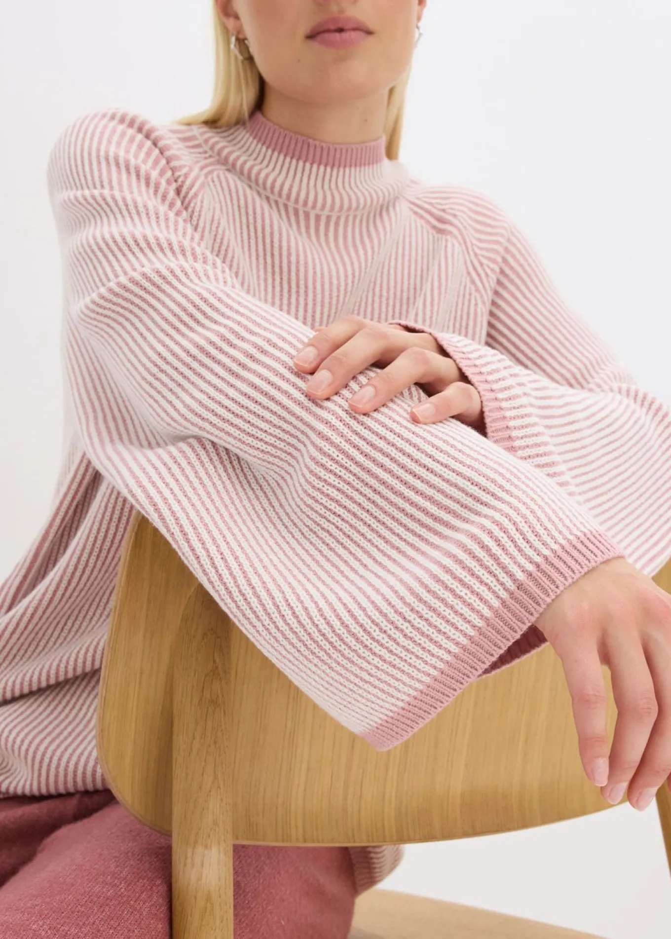 Jersey oversize con cuello alto