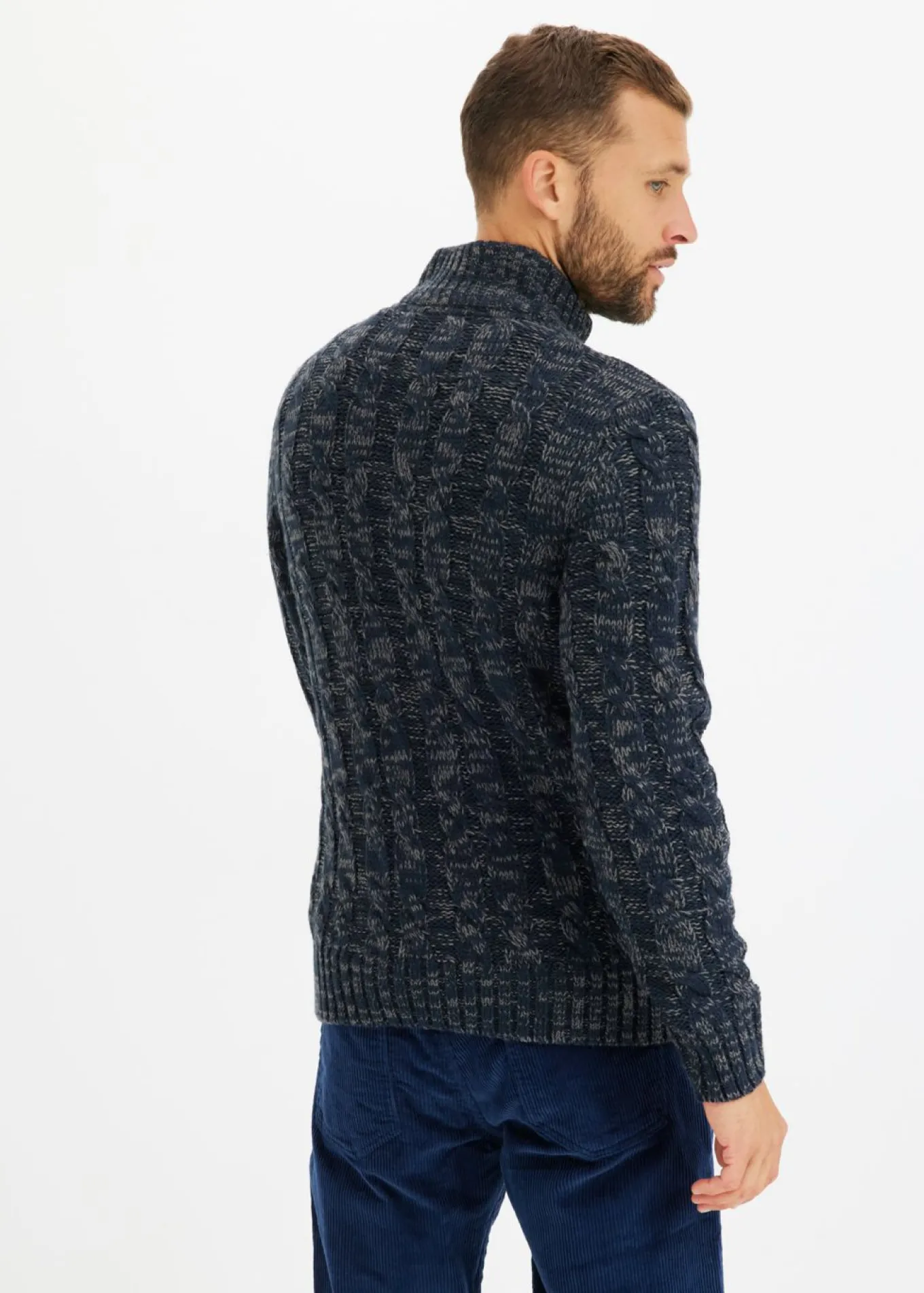 Jersey troyer jaspeado con patrón trenzado