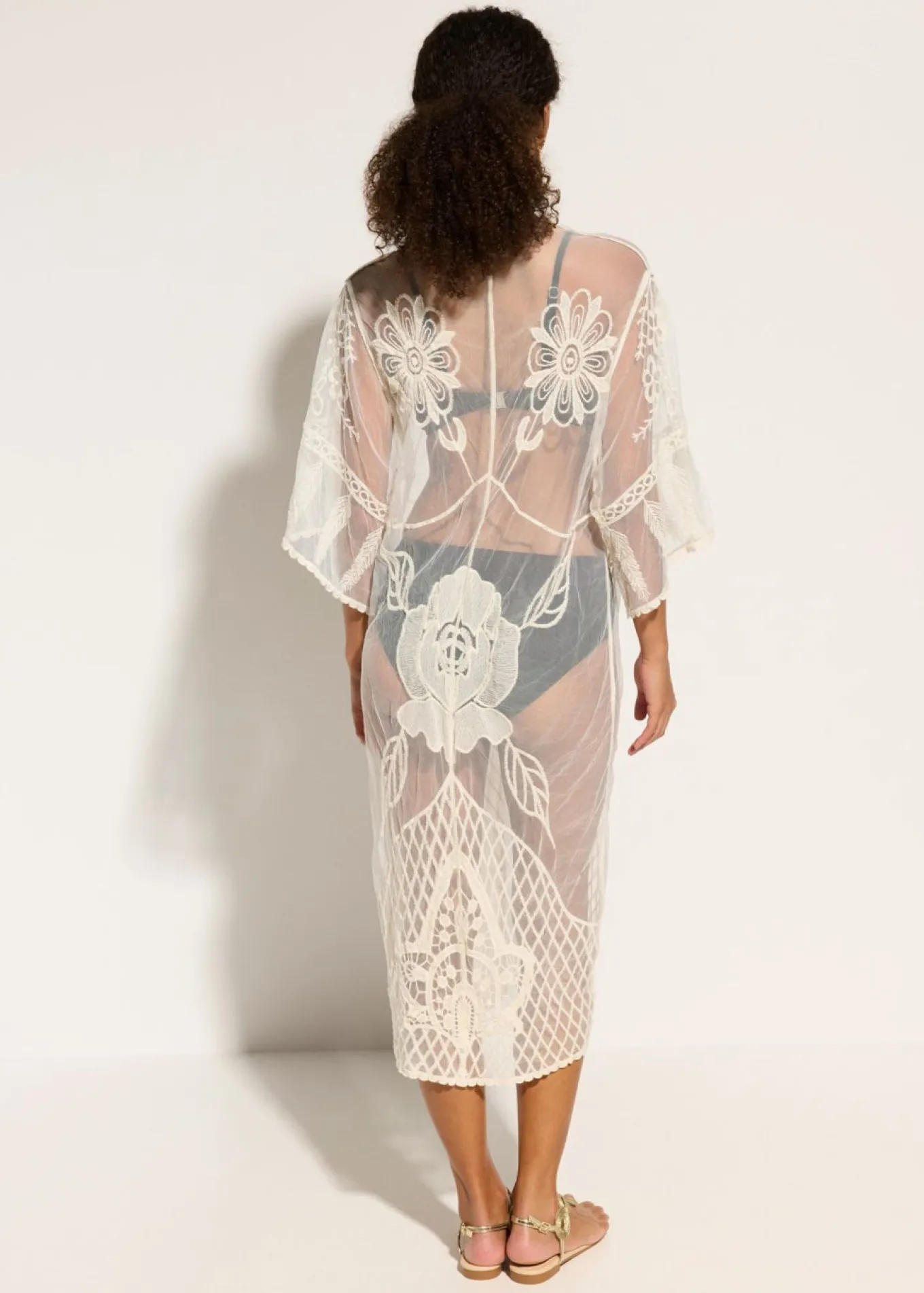 Kimono de playa transparente con encaje