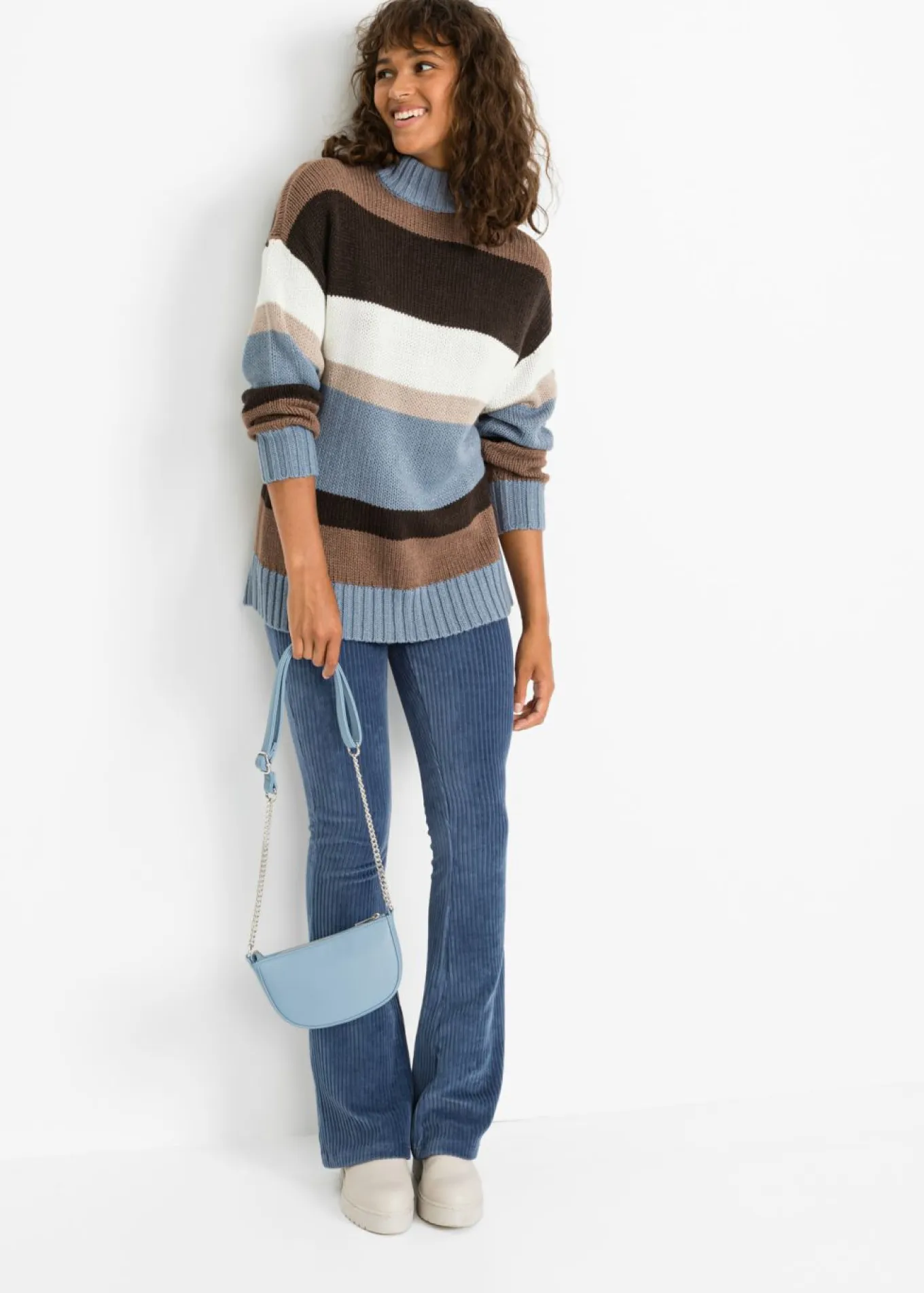 Leggings acampanados con aspecto de pana