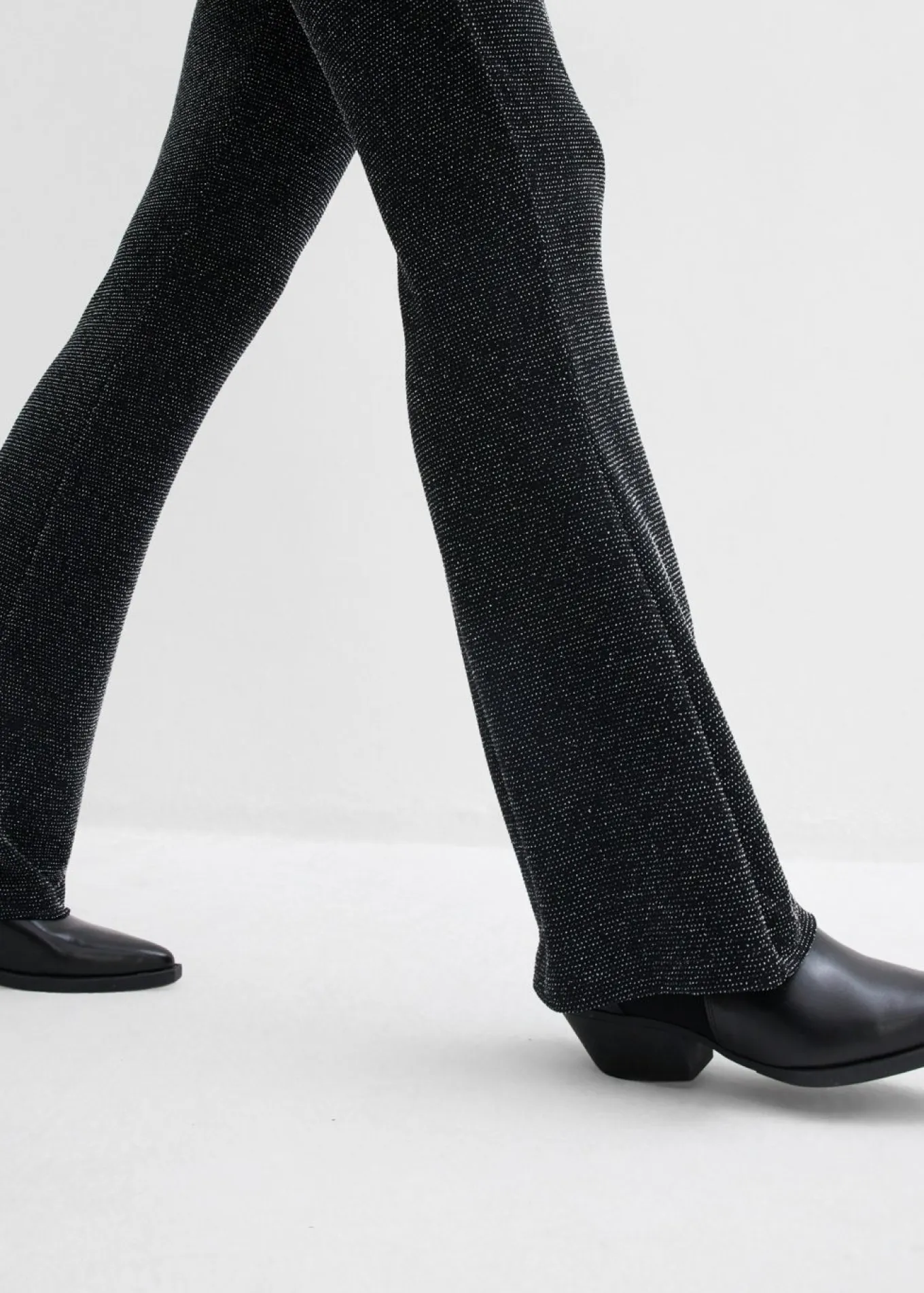 Leggings acampanados con purpurina