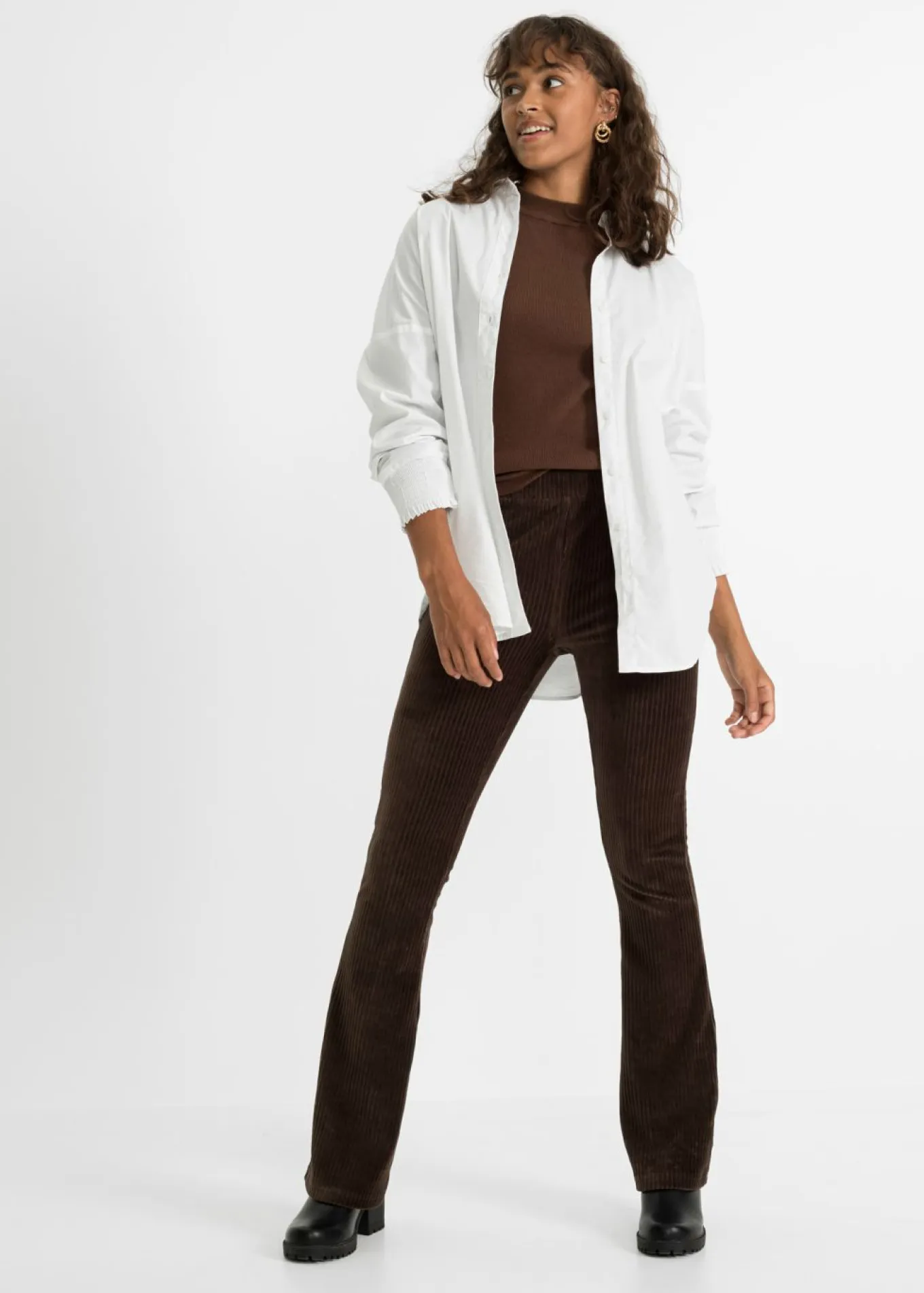 Leggings acampanados con aspecto de pana
