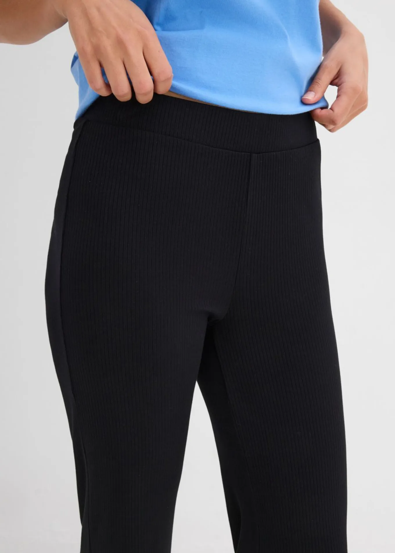 Leggings acortados de canalé de mezcla de viscosa