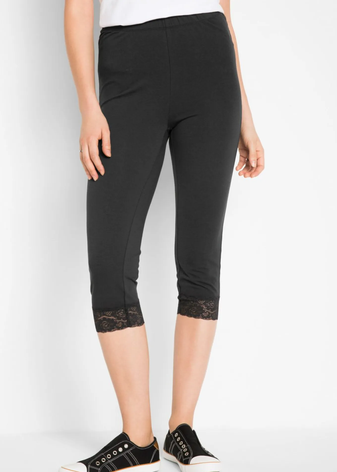 Leggings capri con detalles de encaje