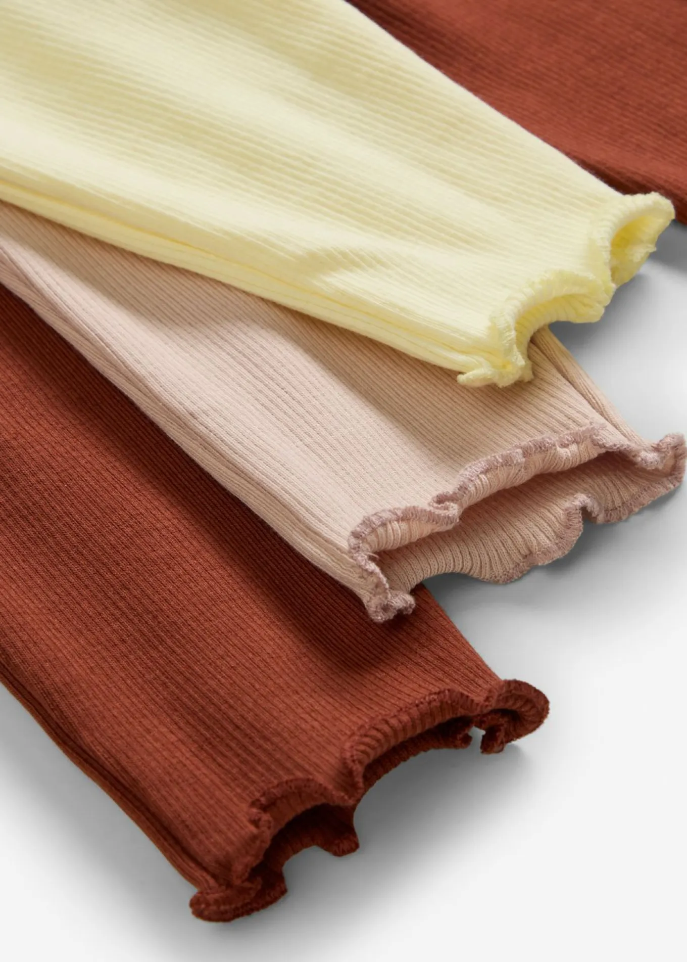 Leggings de canalé de algodón orgánico con volantes (3 unidades)