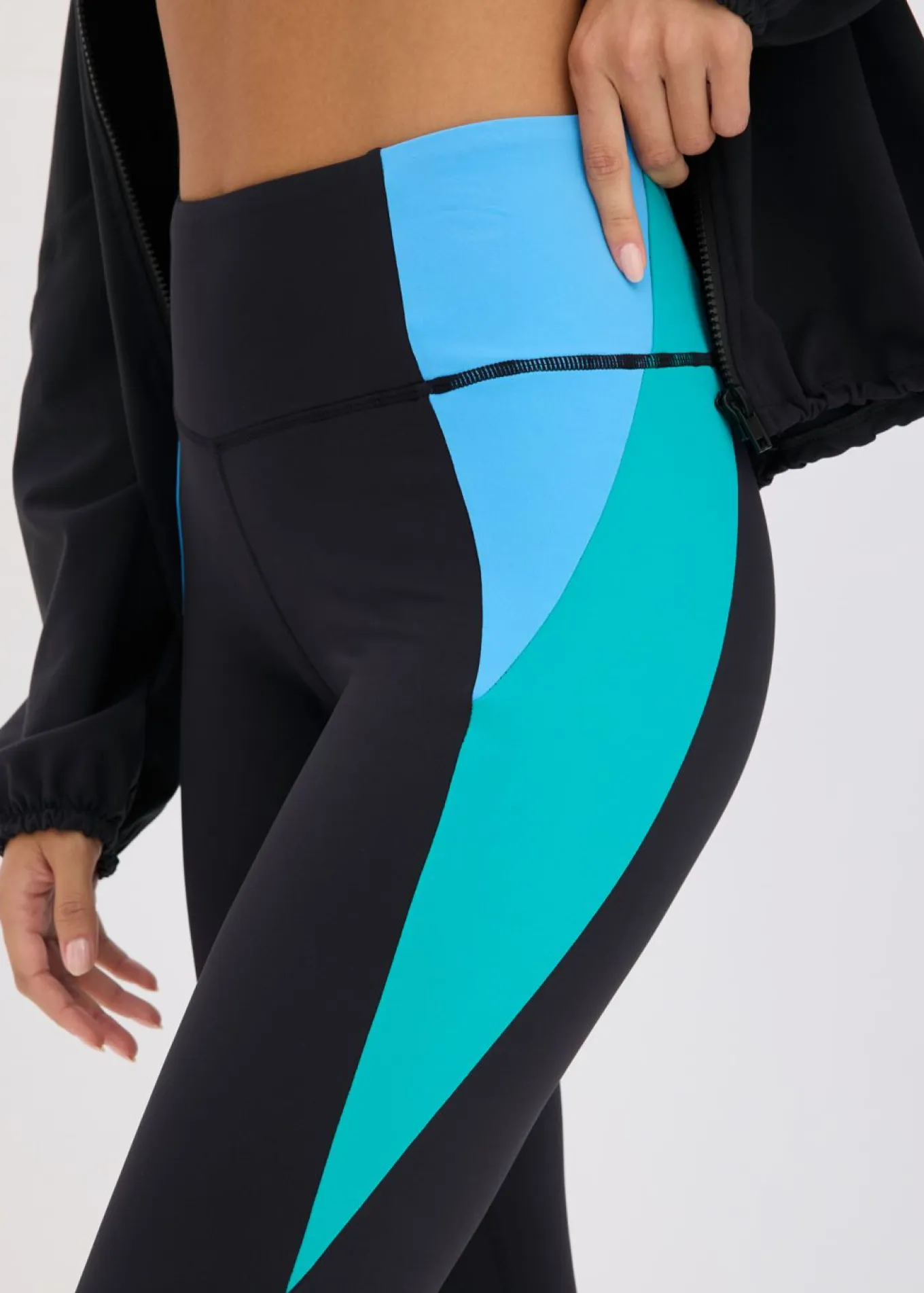 Leggings deportivos cómodos de material de secado rápido en colores en contraste