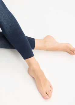 Leggings tipo medias, moldeadores, en look vaquero
