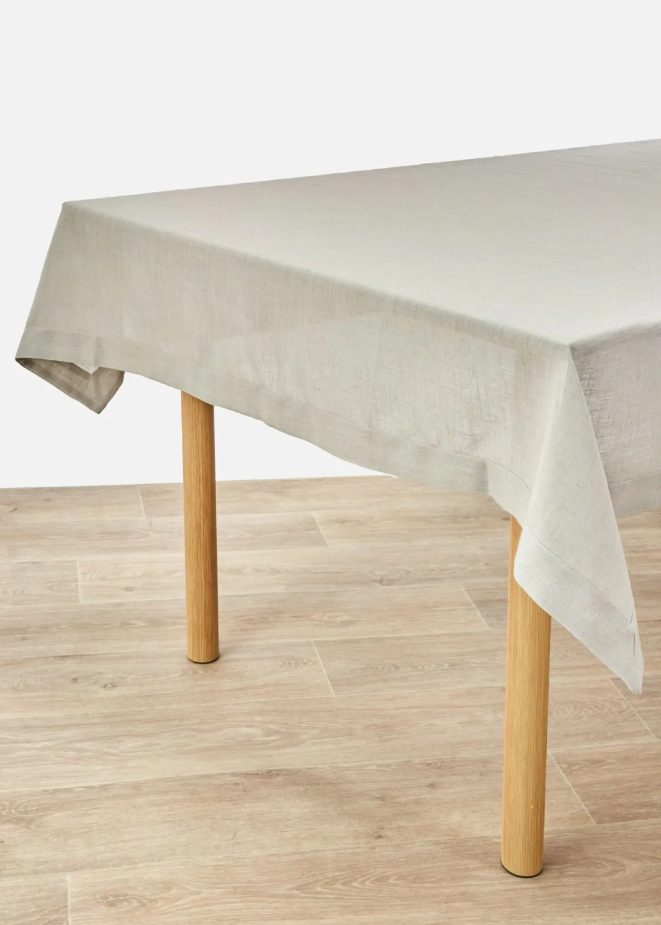 Mantel con contenido de lino