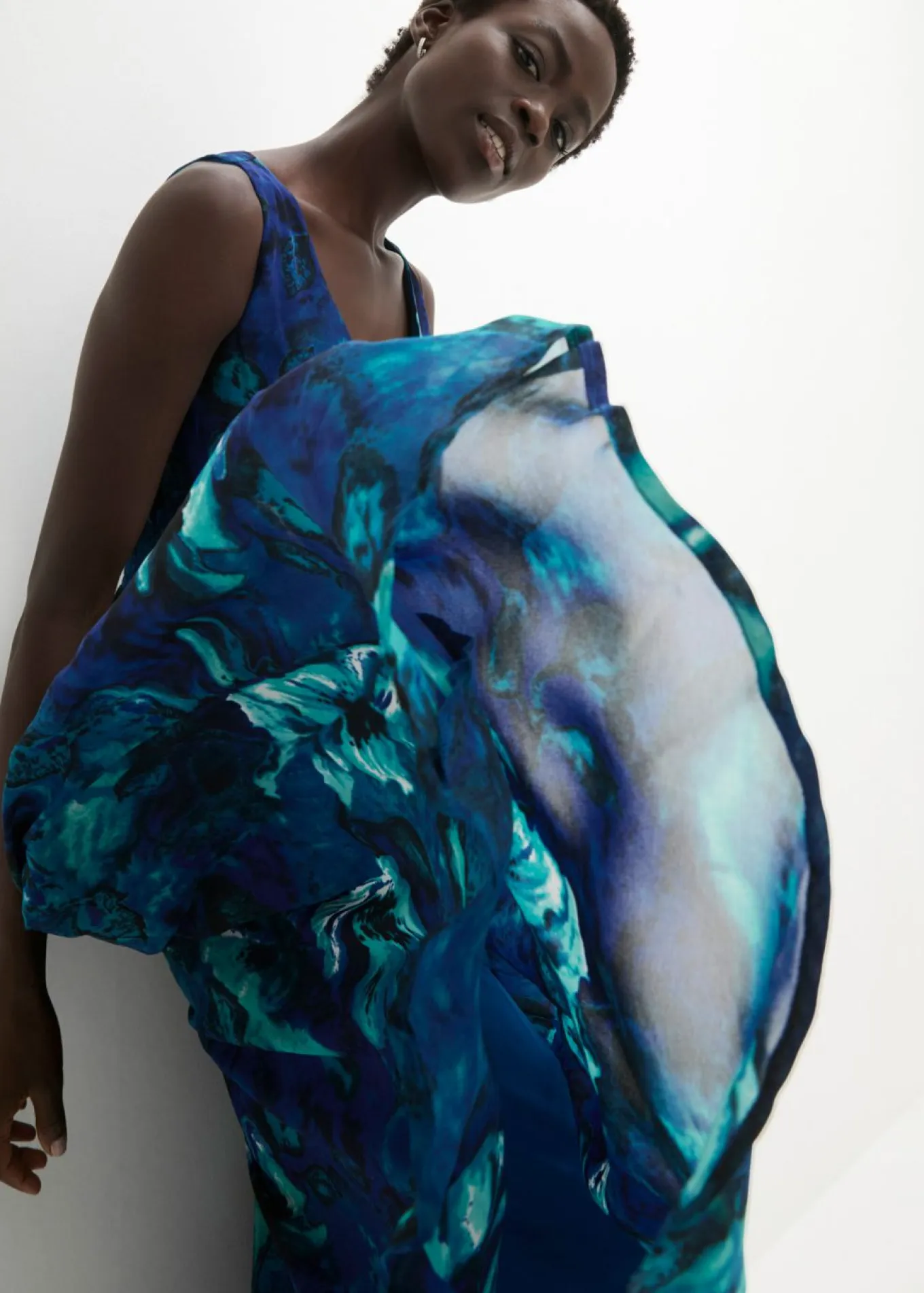 Maxivestido con estampado tropical