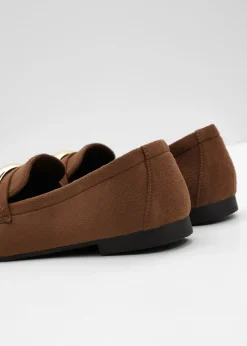 Mocasines con detalles metalizados