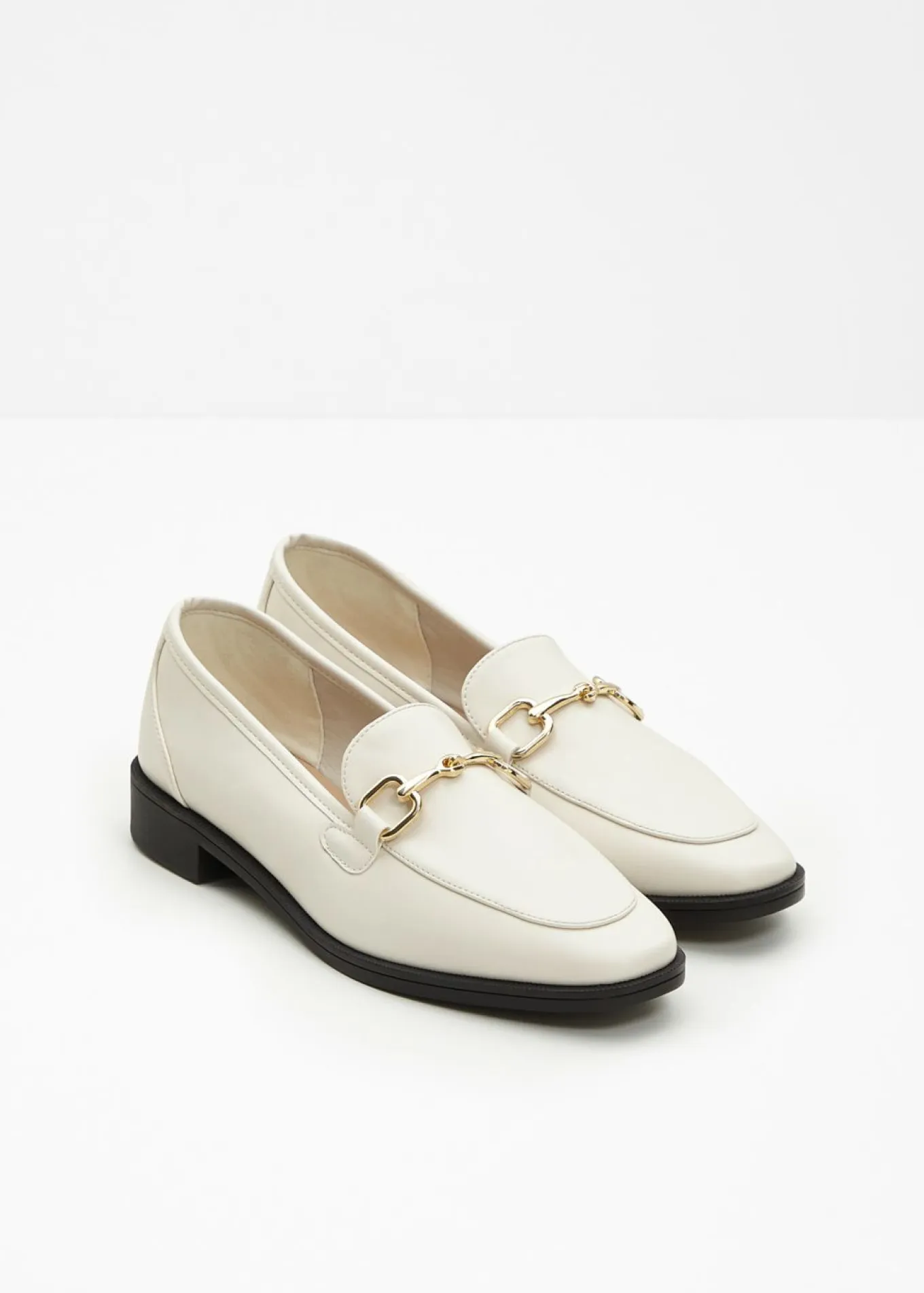 Mocasines con hebilla