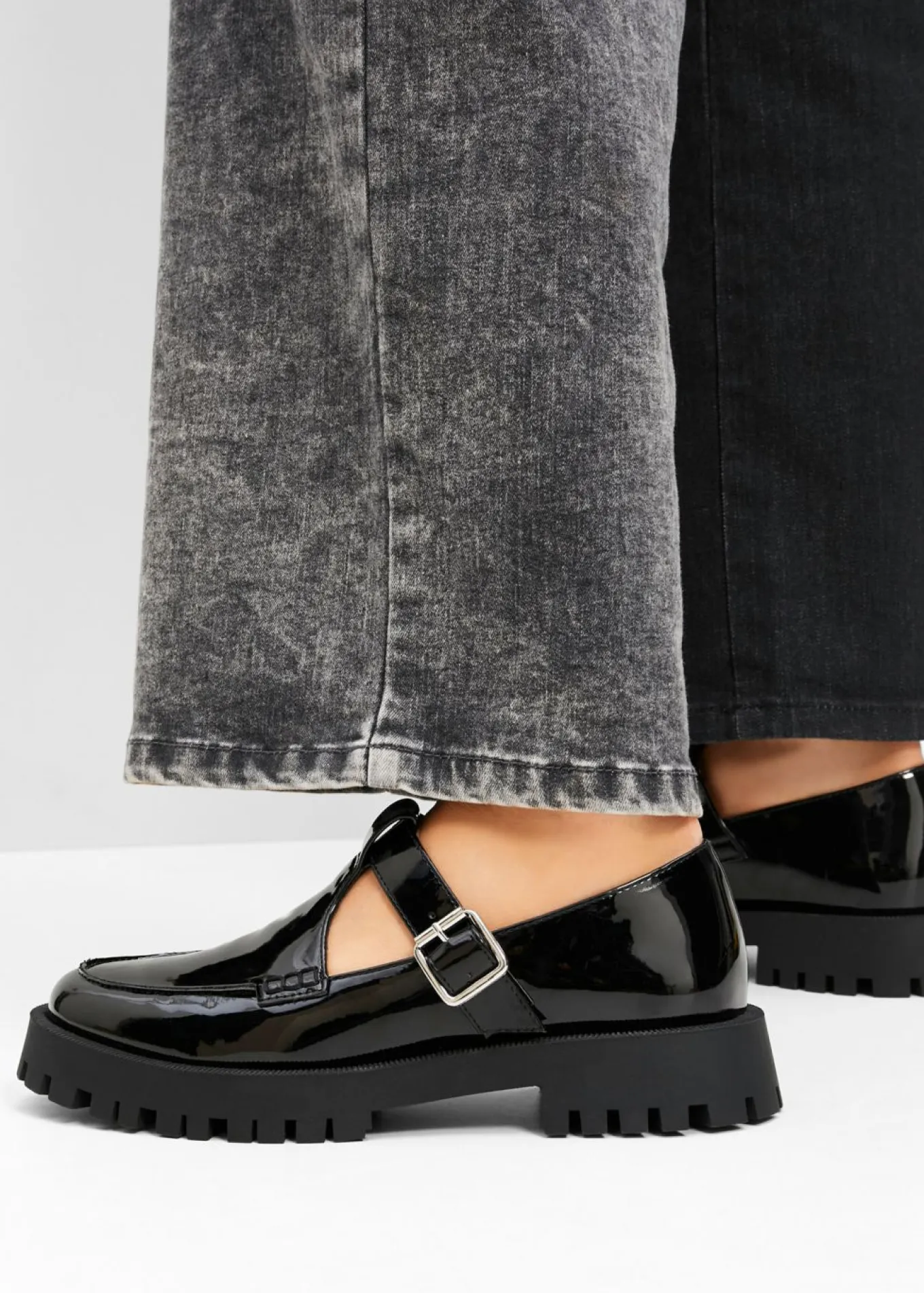 Mocasín chunky con aberturas