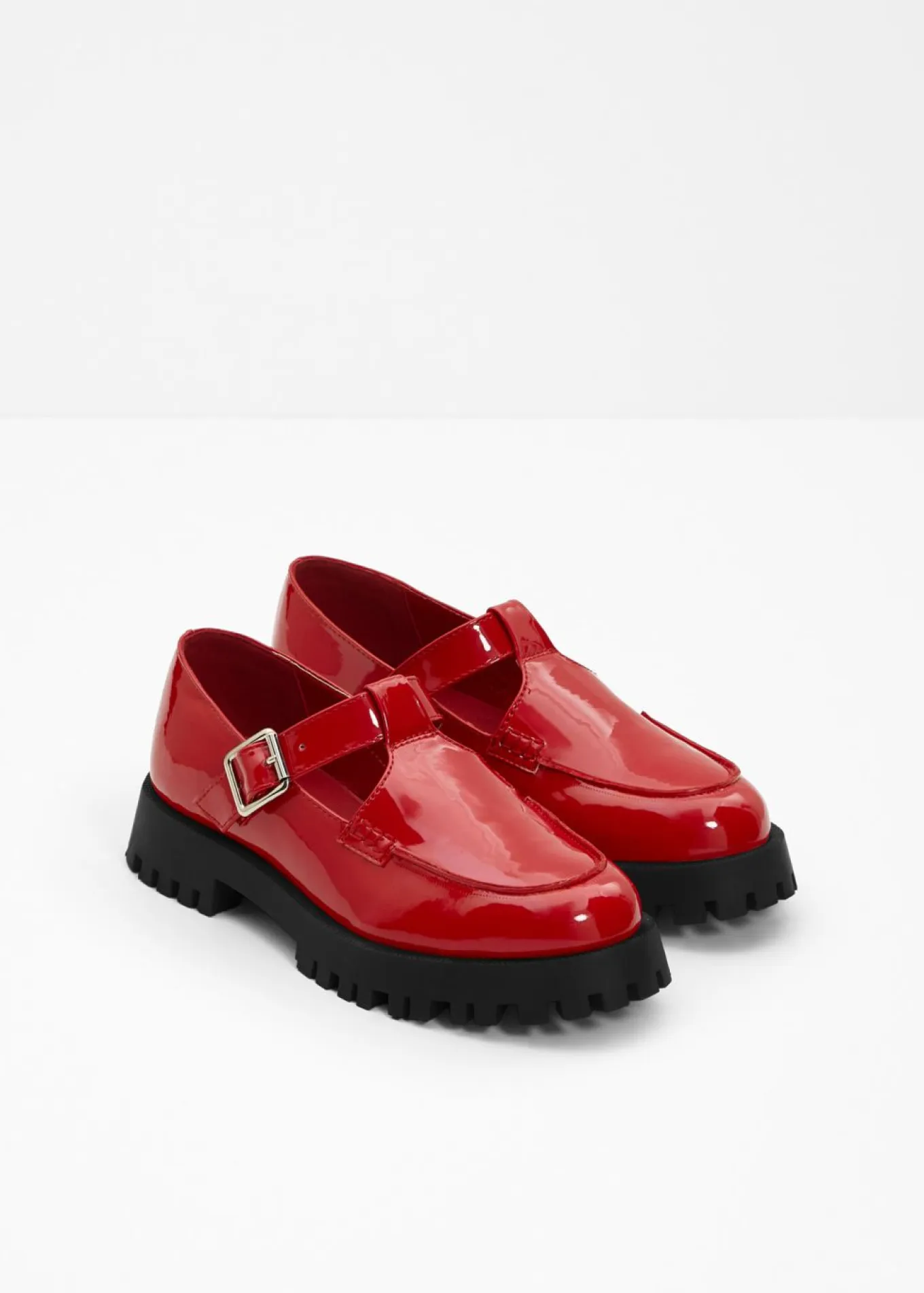 Mocasín chunky con aberturas