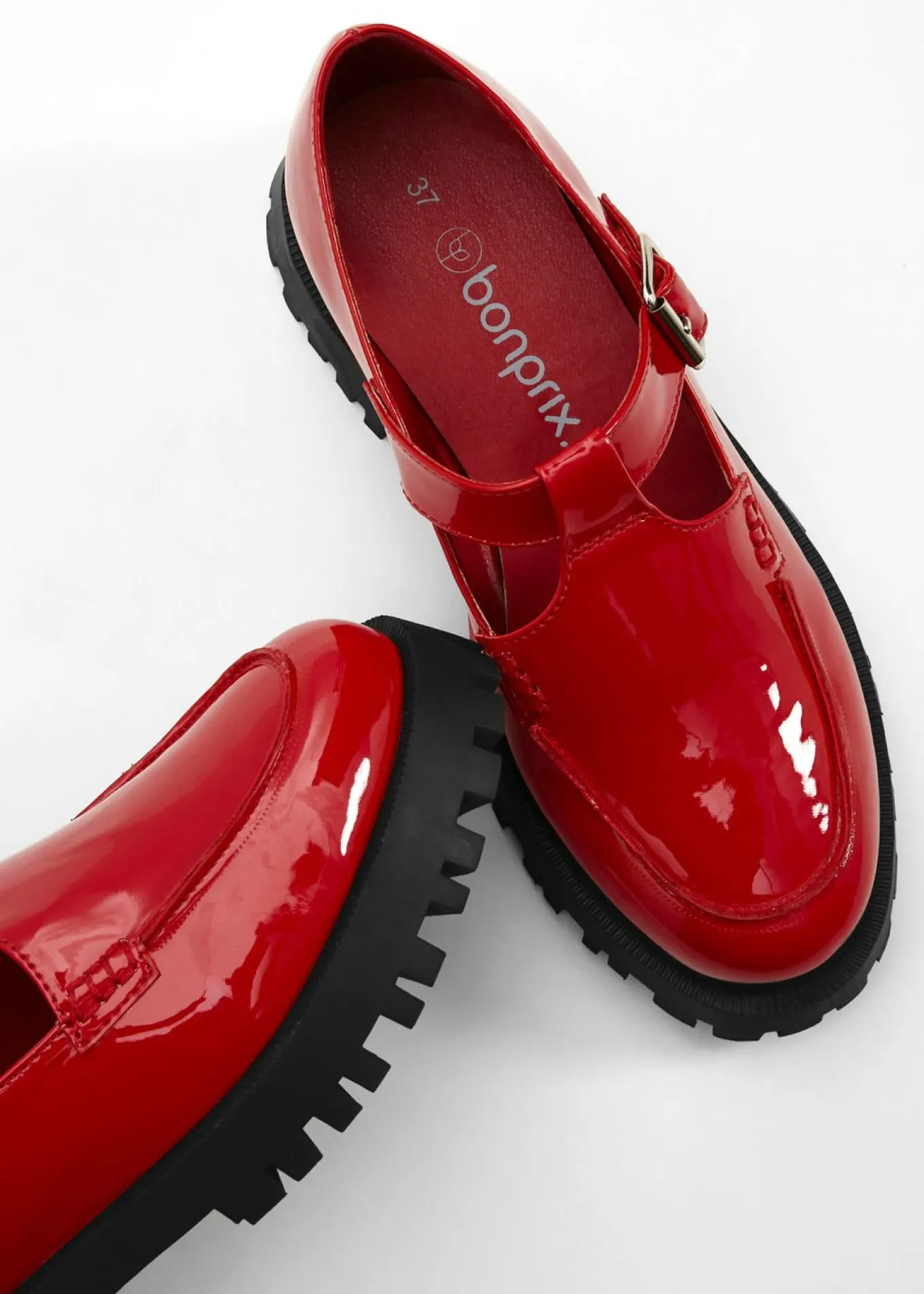 Mocasín chunky con aberturas