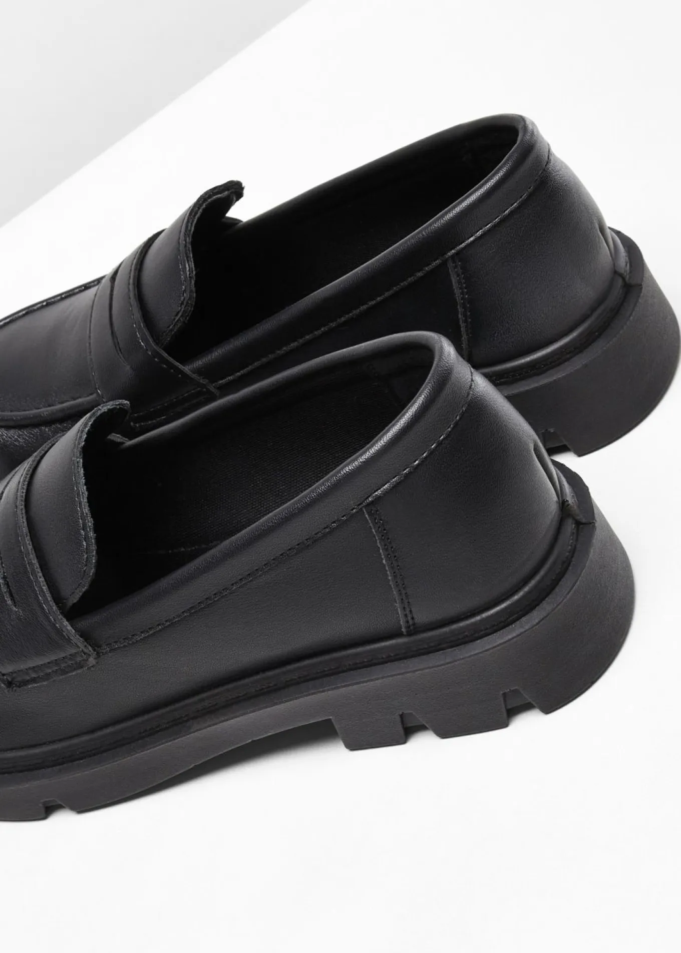 Mocasín chunky con suela ligera