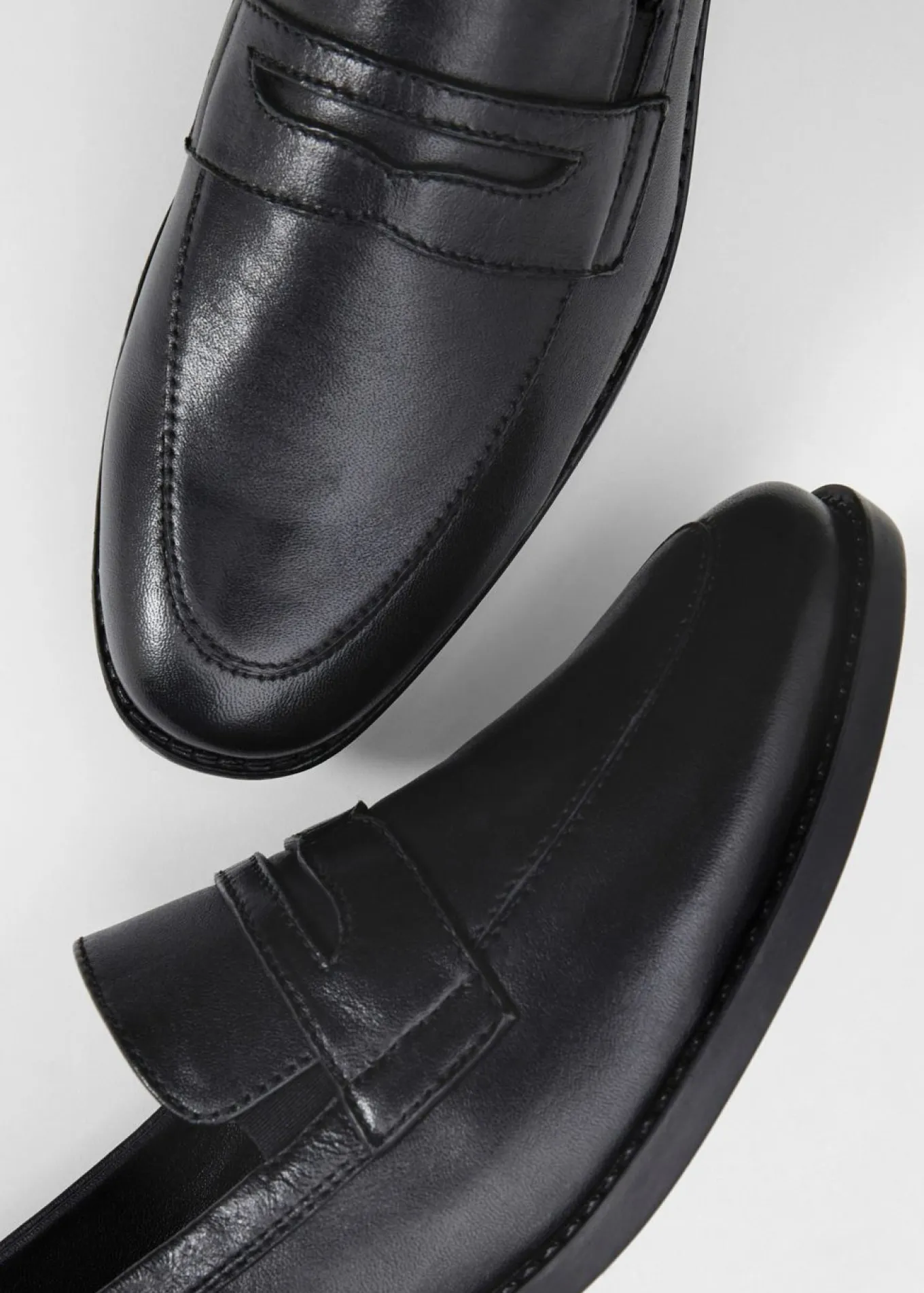 Mocasín de piel