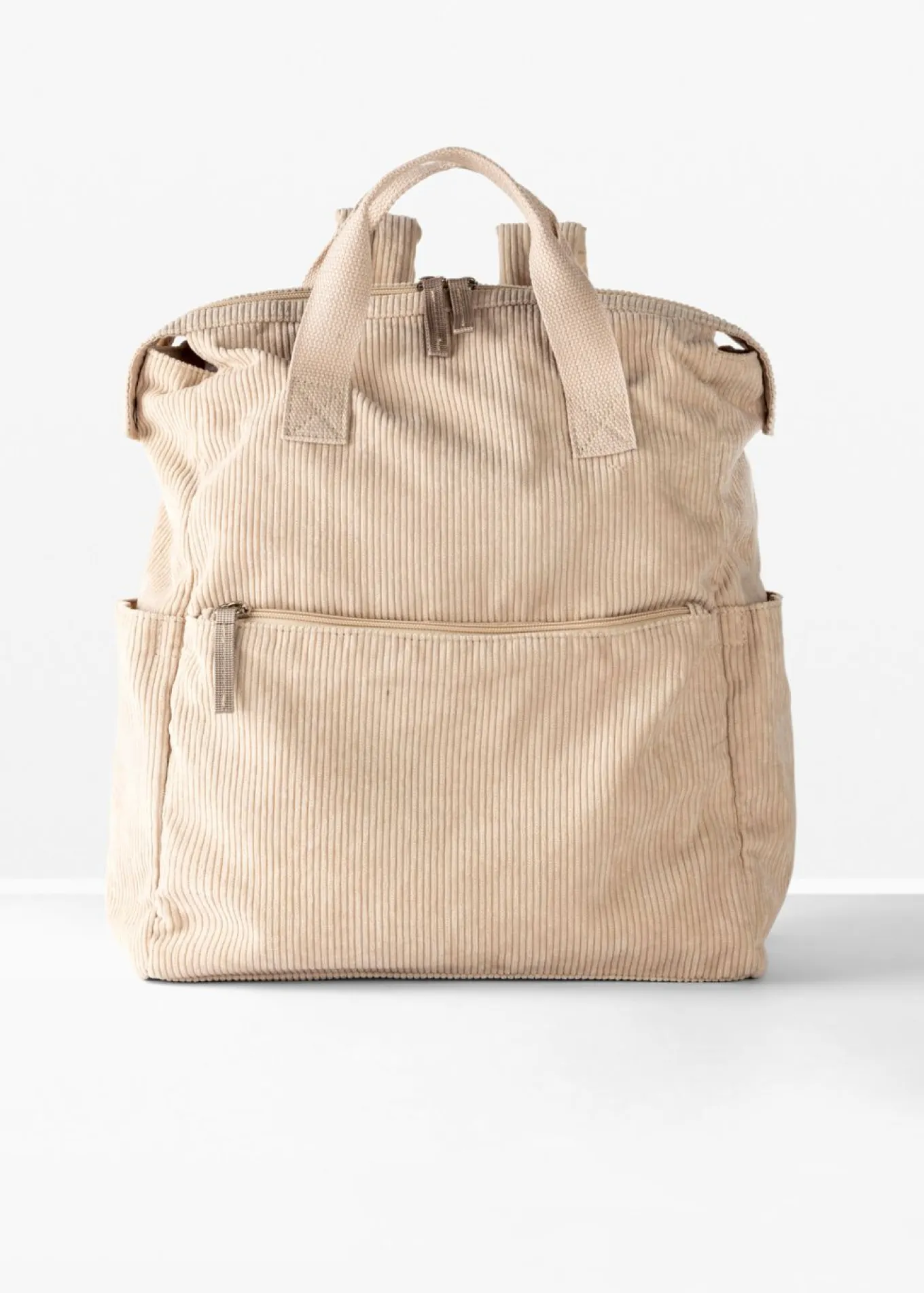 Mochila con aspecto de pana