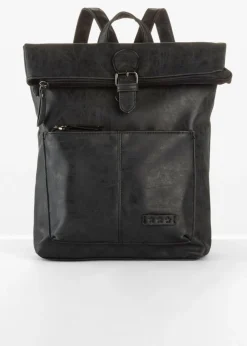 Mochila con bolsillo exterior y detalle de hebilla