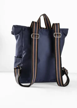 Mochila con detalles en contraste
