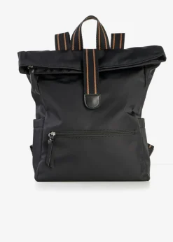 Mochila con detalles en contraste