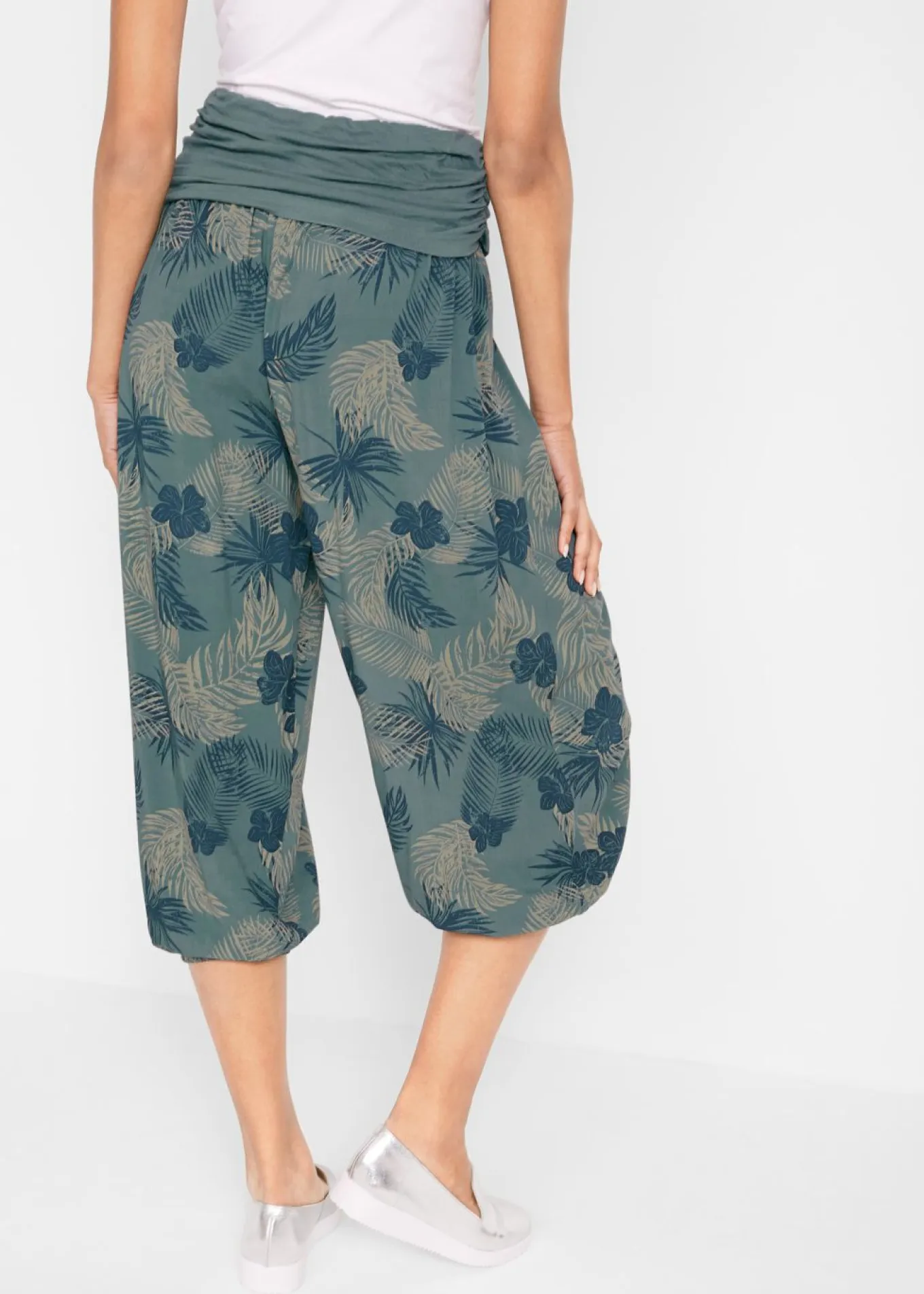 Pantalón 3/4 de mezcla de viscosa fluida
