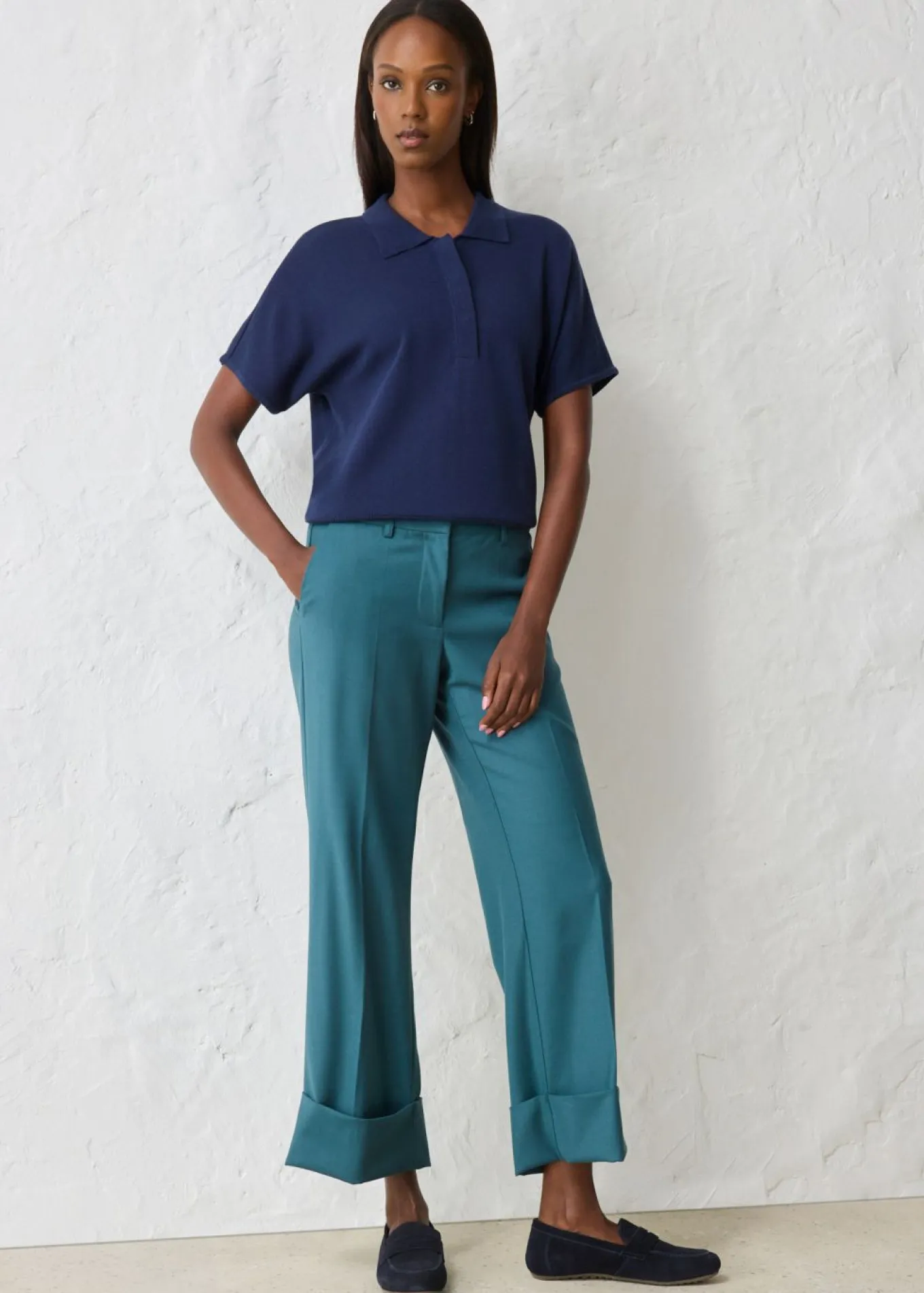 Pantalón acampanado con contenido de lana