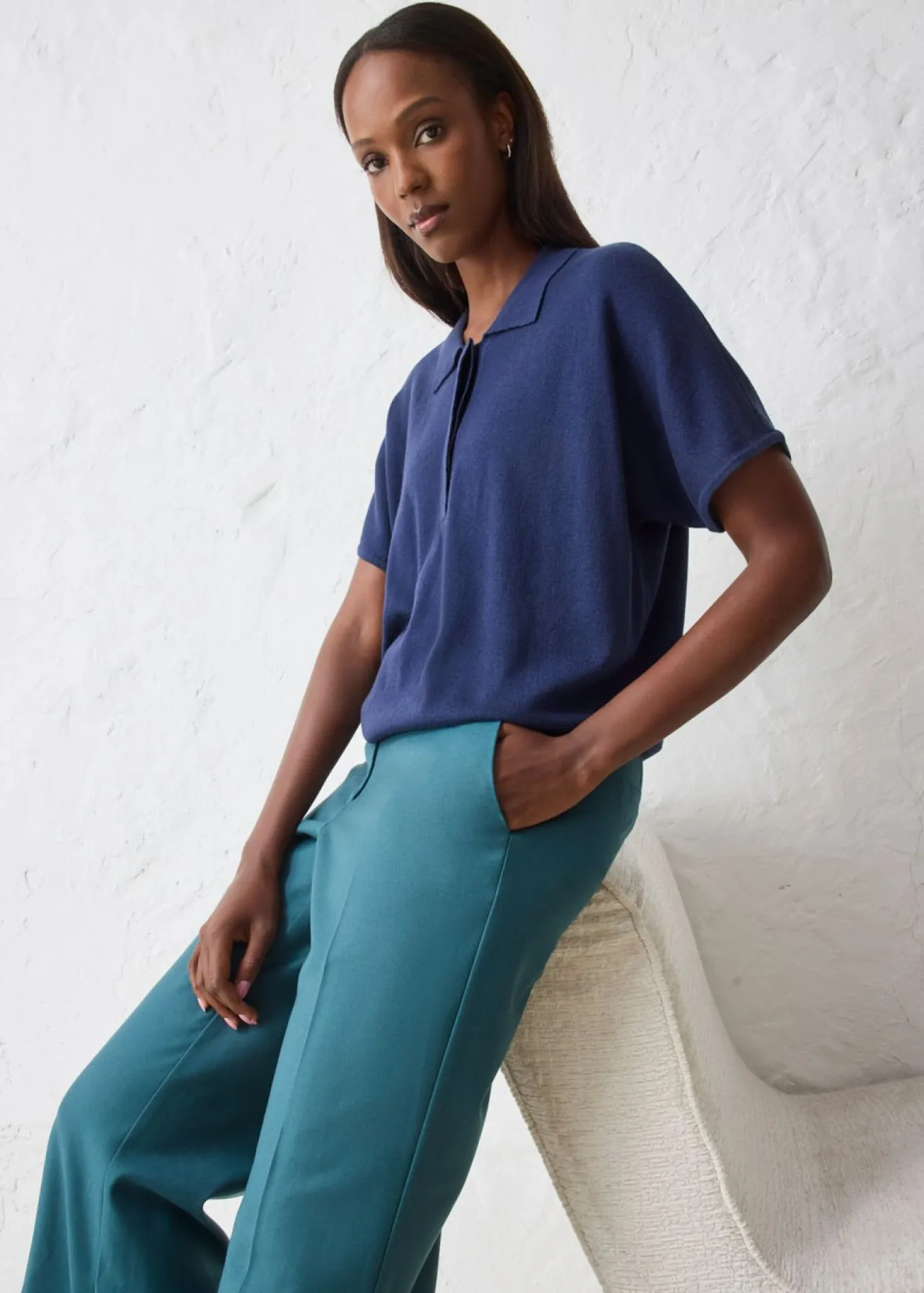 Pantalón acampanado con contenido de lana