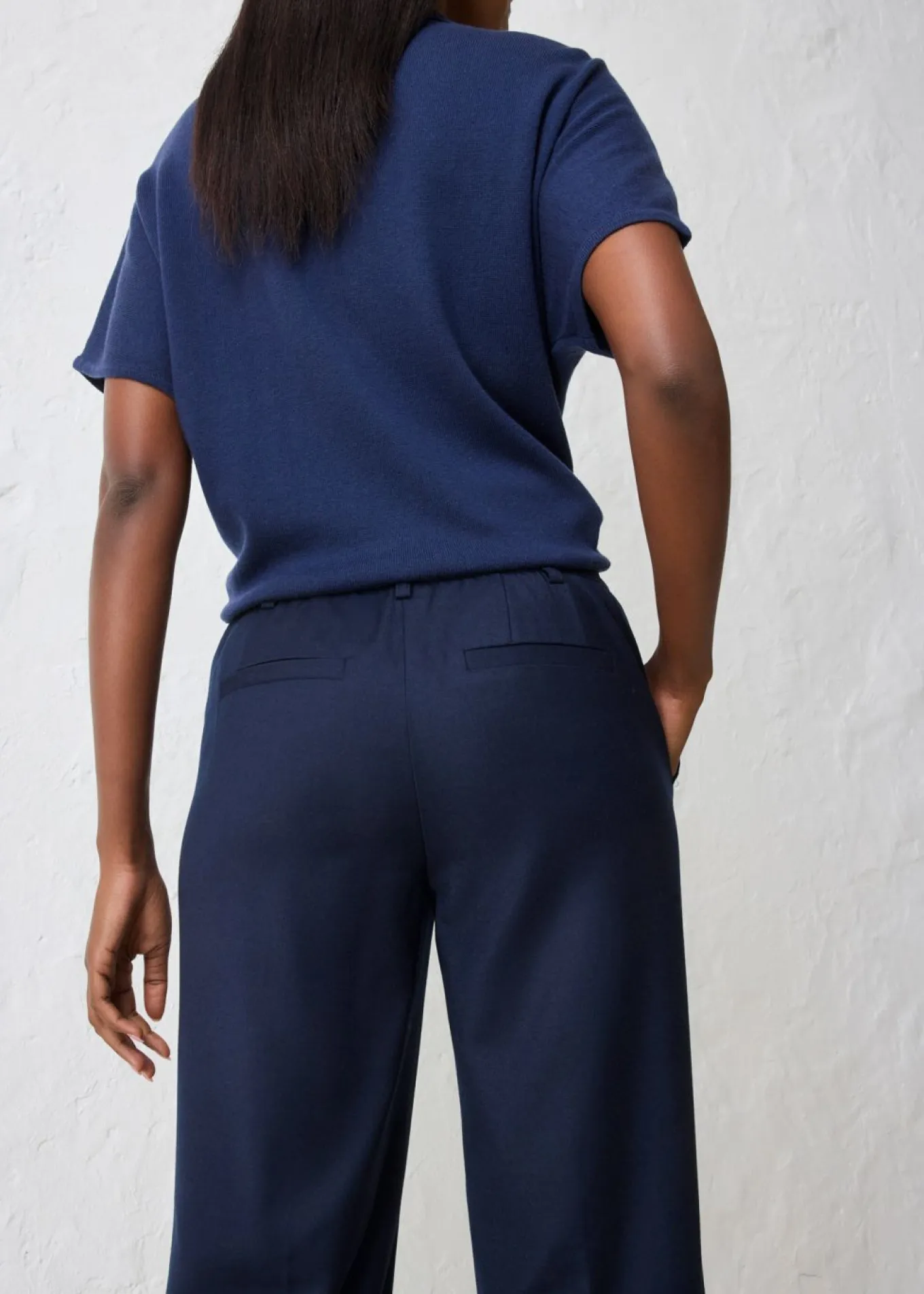 Pantalón acampanado con contenido de lana