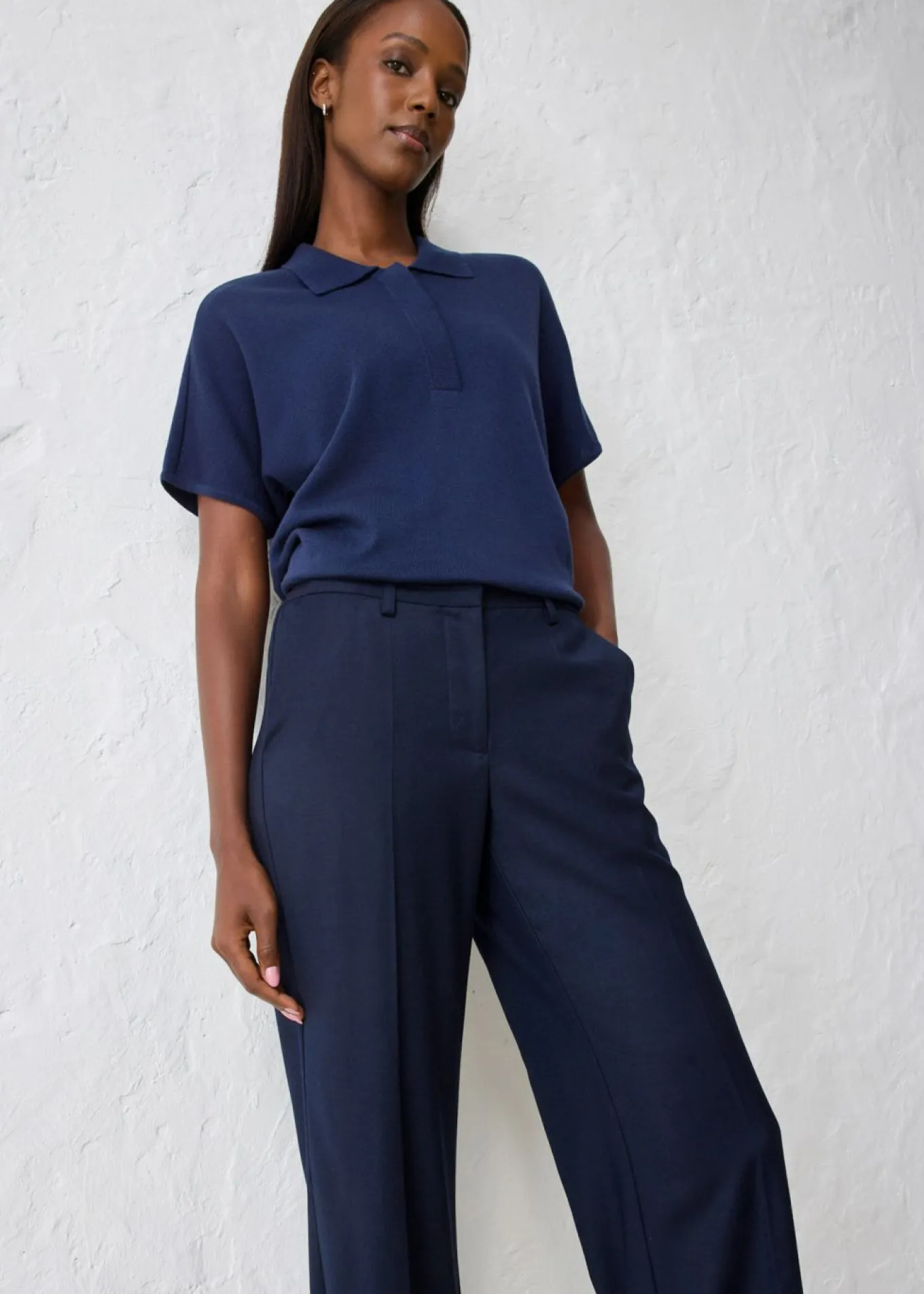 Pantalón acampanado con contenido de lana