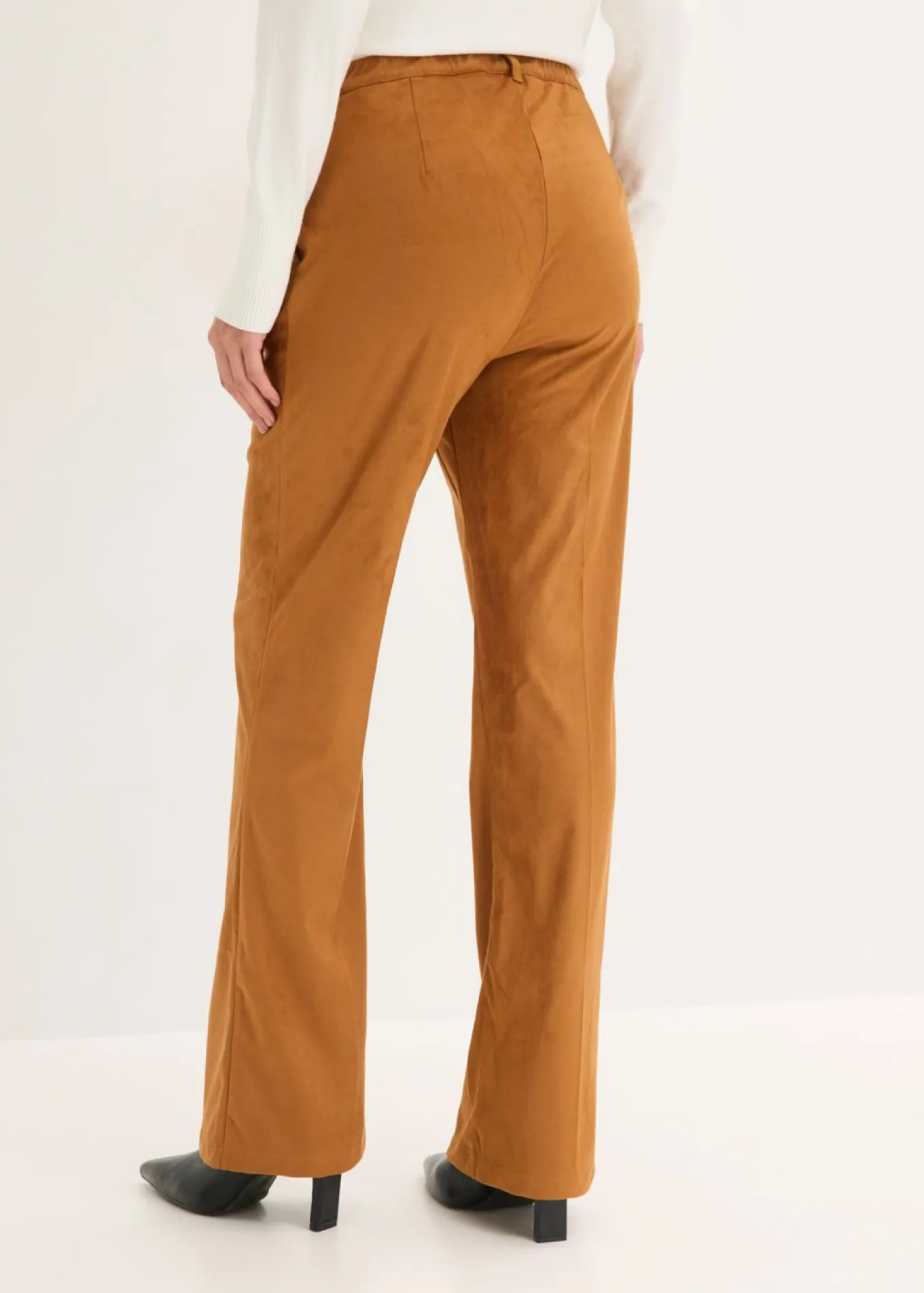 Pantalón acampanado de ante sintético