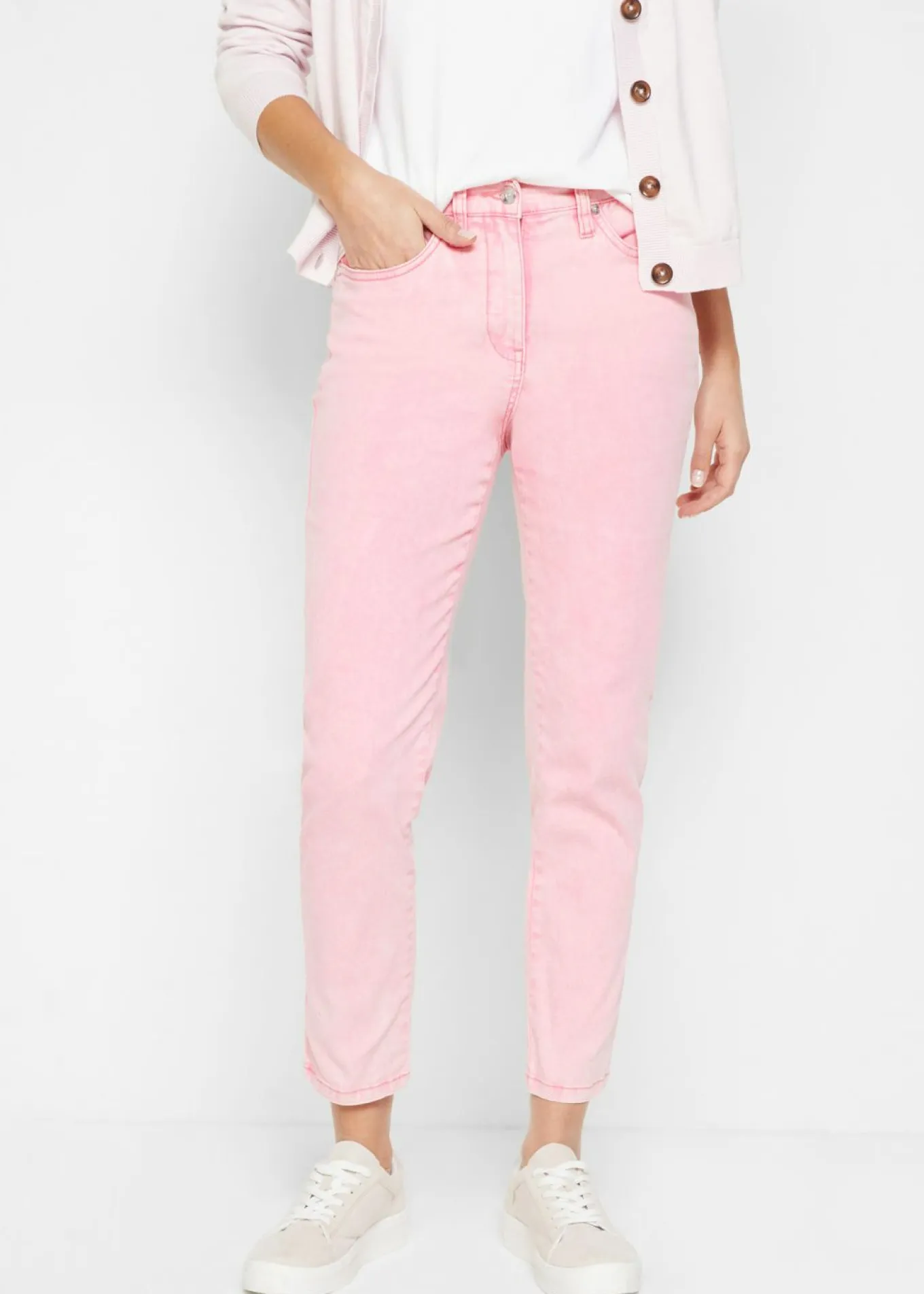 Pantalón acortado de sarga con aspecto desgastado