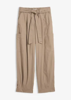 Pantalón acortado tipo cargo