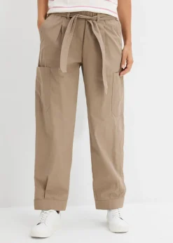 Pantalón acortado tipo cargo