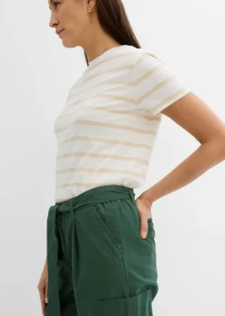 Pantalón acortado tipo cargo