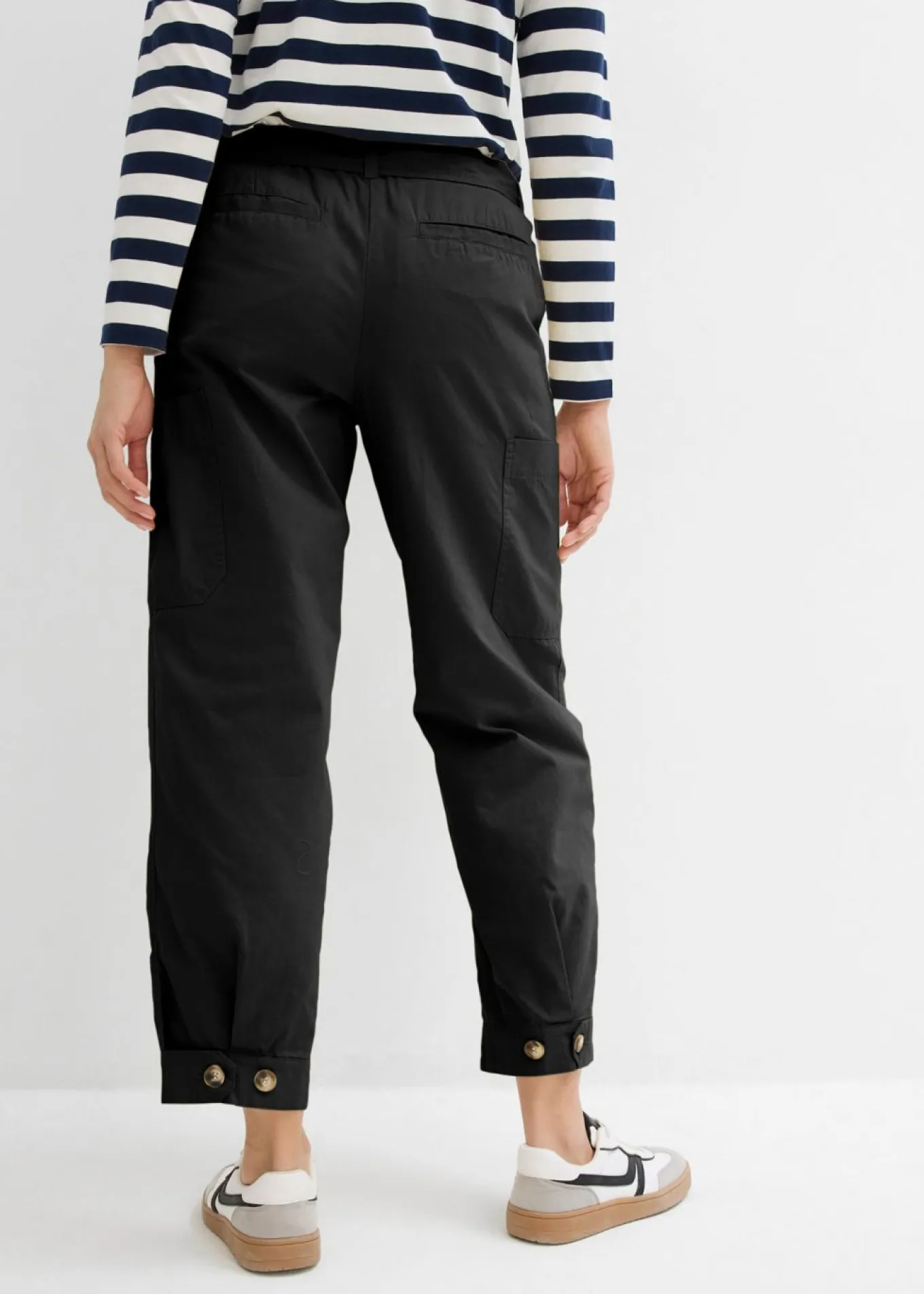 Pantalón acortado tipo cargo