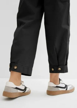 Pantalón acortado tipo cargo