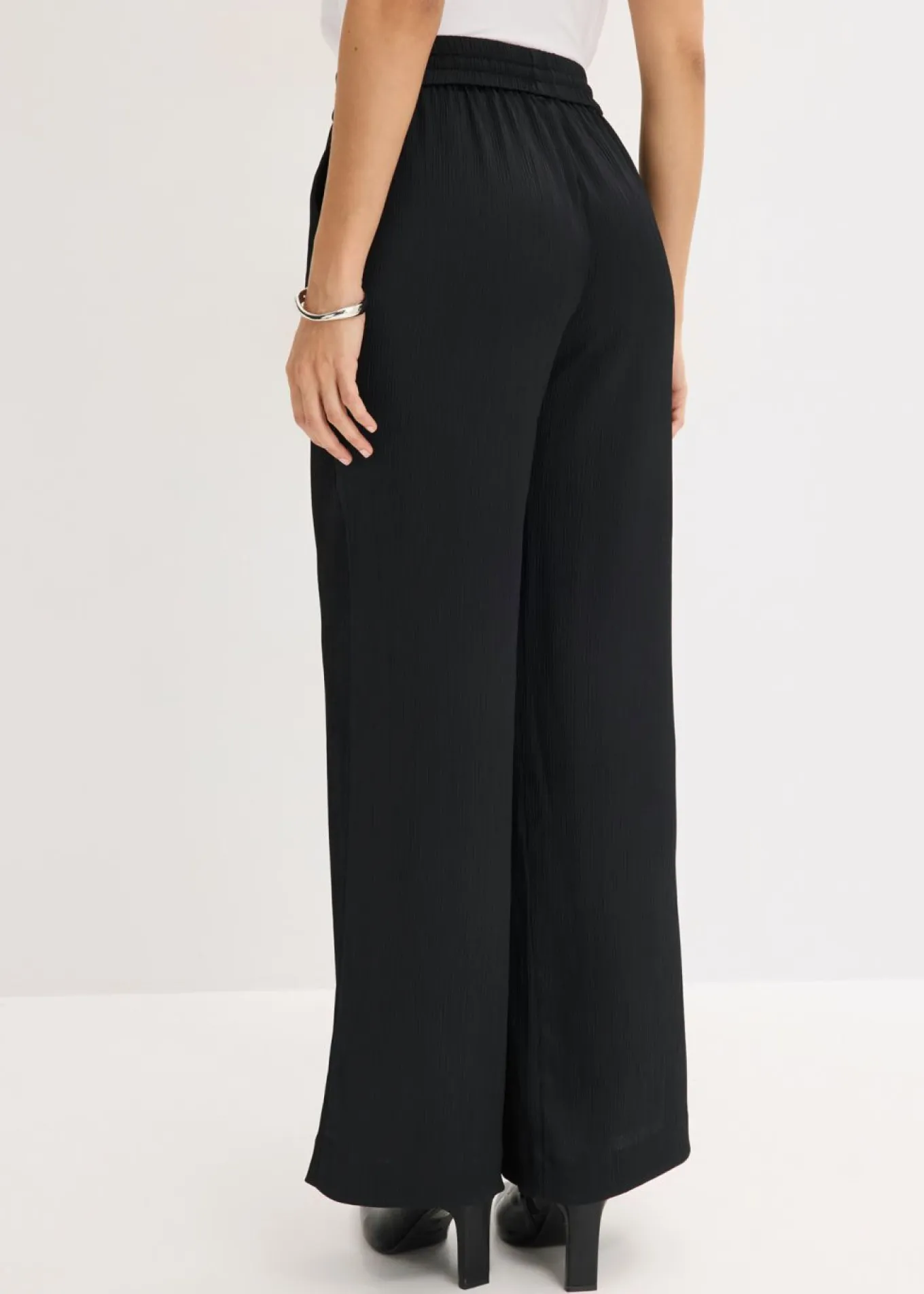 Pantalón ancho con cinturilla cómoda