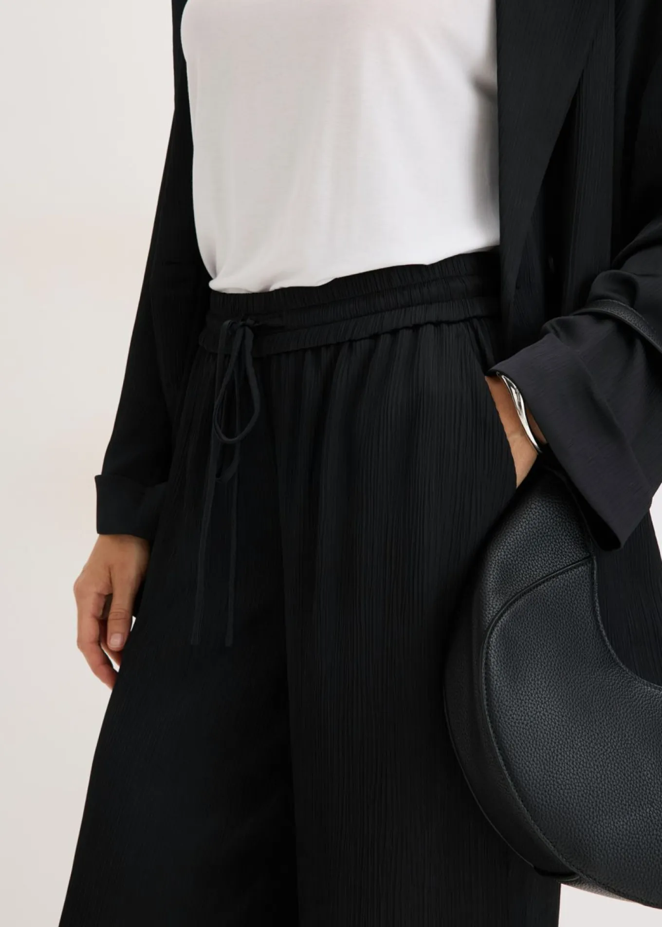 Pantalón ancho con cinturilla cómoda