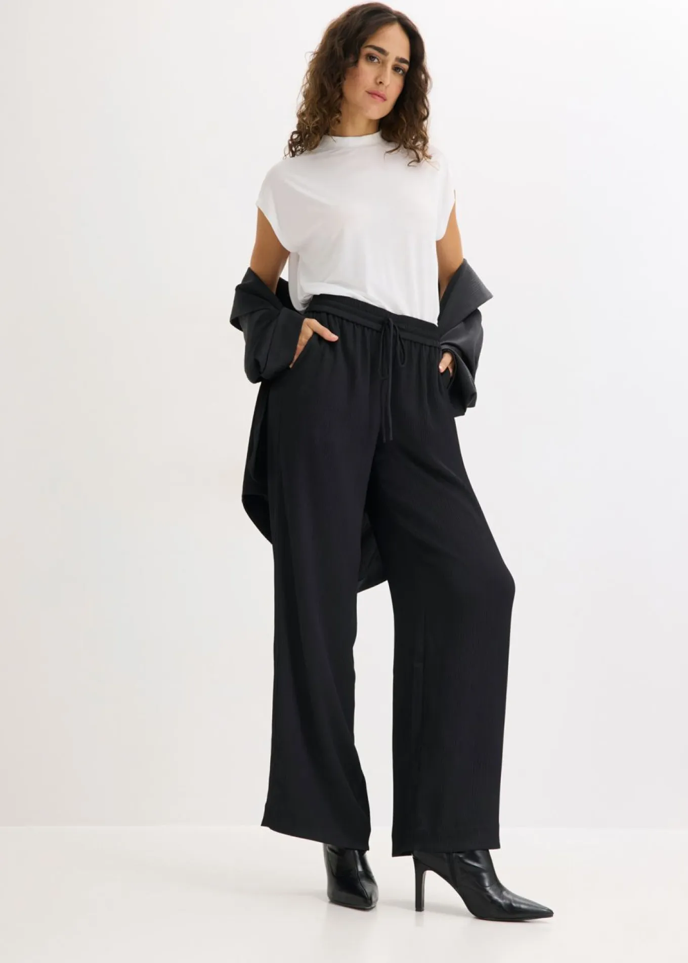 Pantalón ancho con cinturilla cómoda