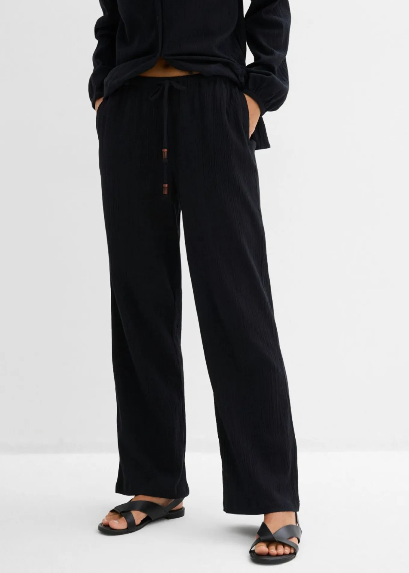 Pantalón ancho con efecto estructurado