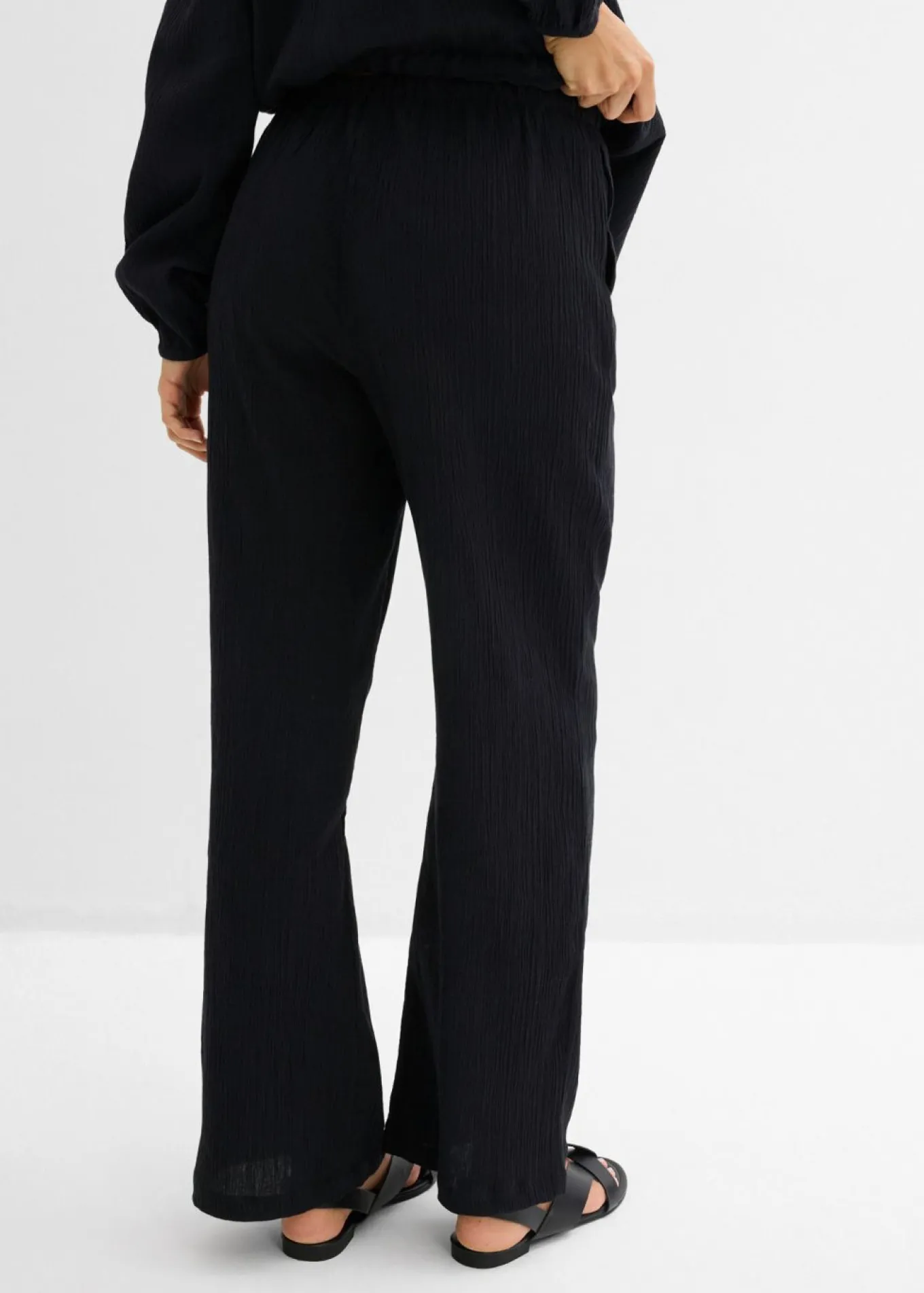 Pantalón ancho con efecto estructurado