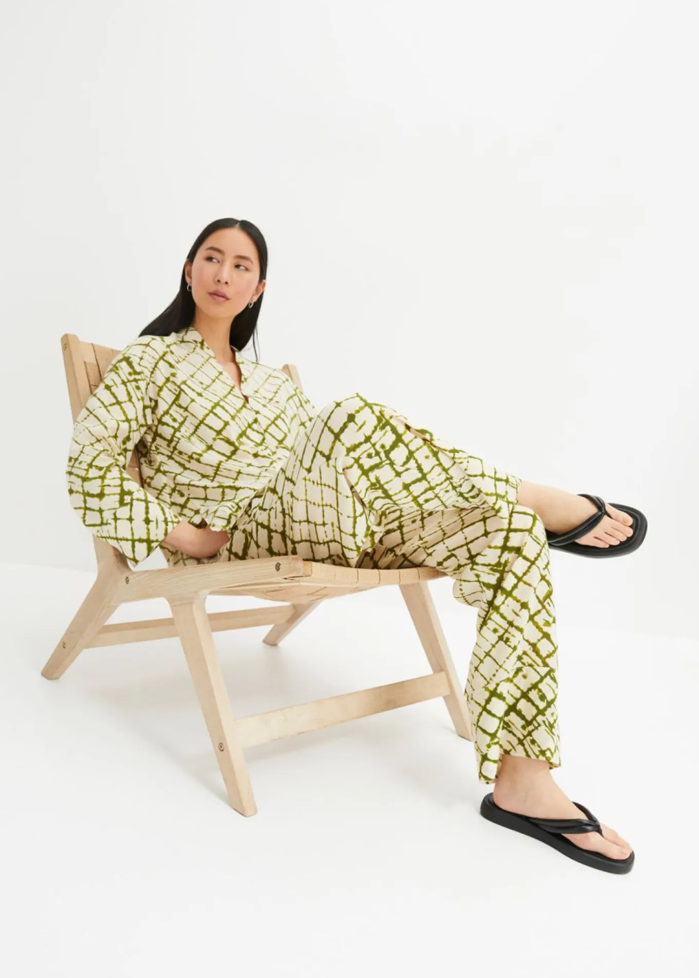Pantalón ancho con estampado
