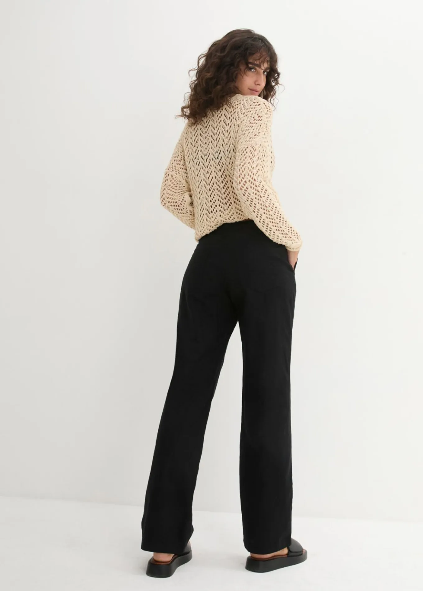 Pantalón ancho con lino