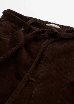 Pantalón ancho de pana con cinturón