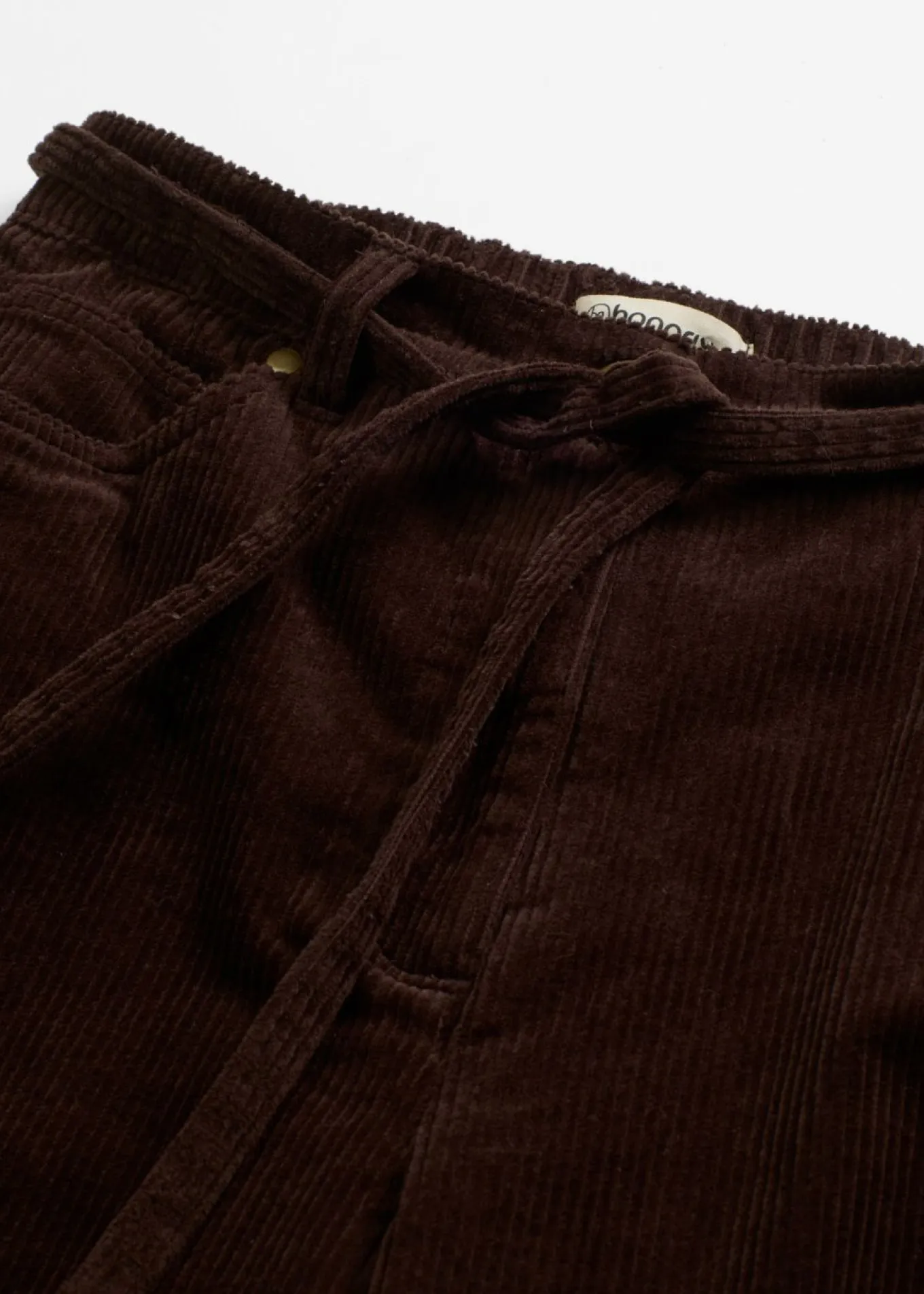 Pantalón ancho de pana con cinturón