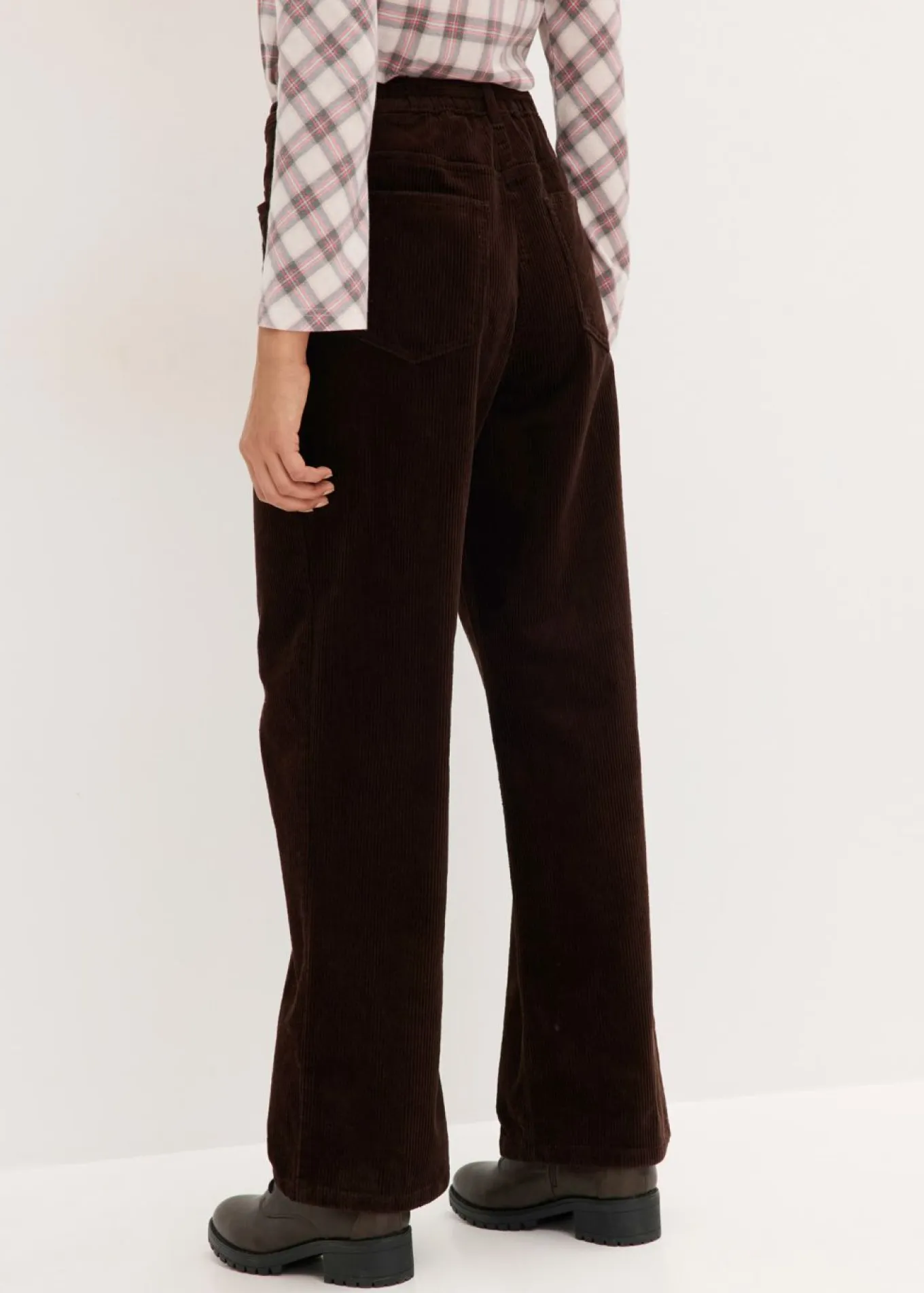 Pantalón ancho de pana con cinturón