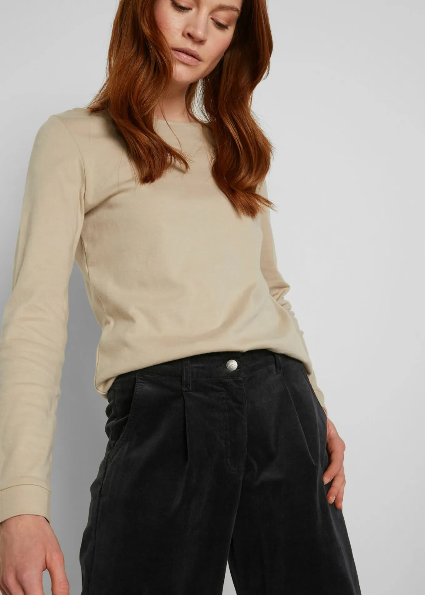 Pantalón ancho de pana elástica con cintura cómoda high waist, largo 7/8