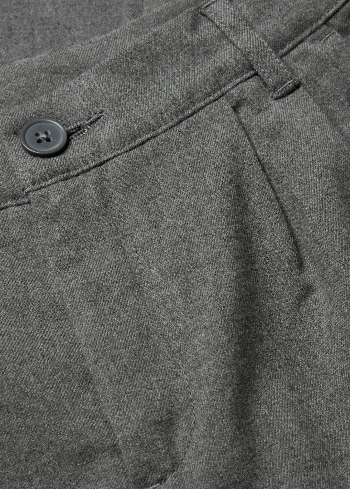 Pantalón ancho de pliegues