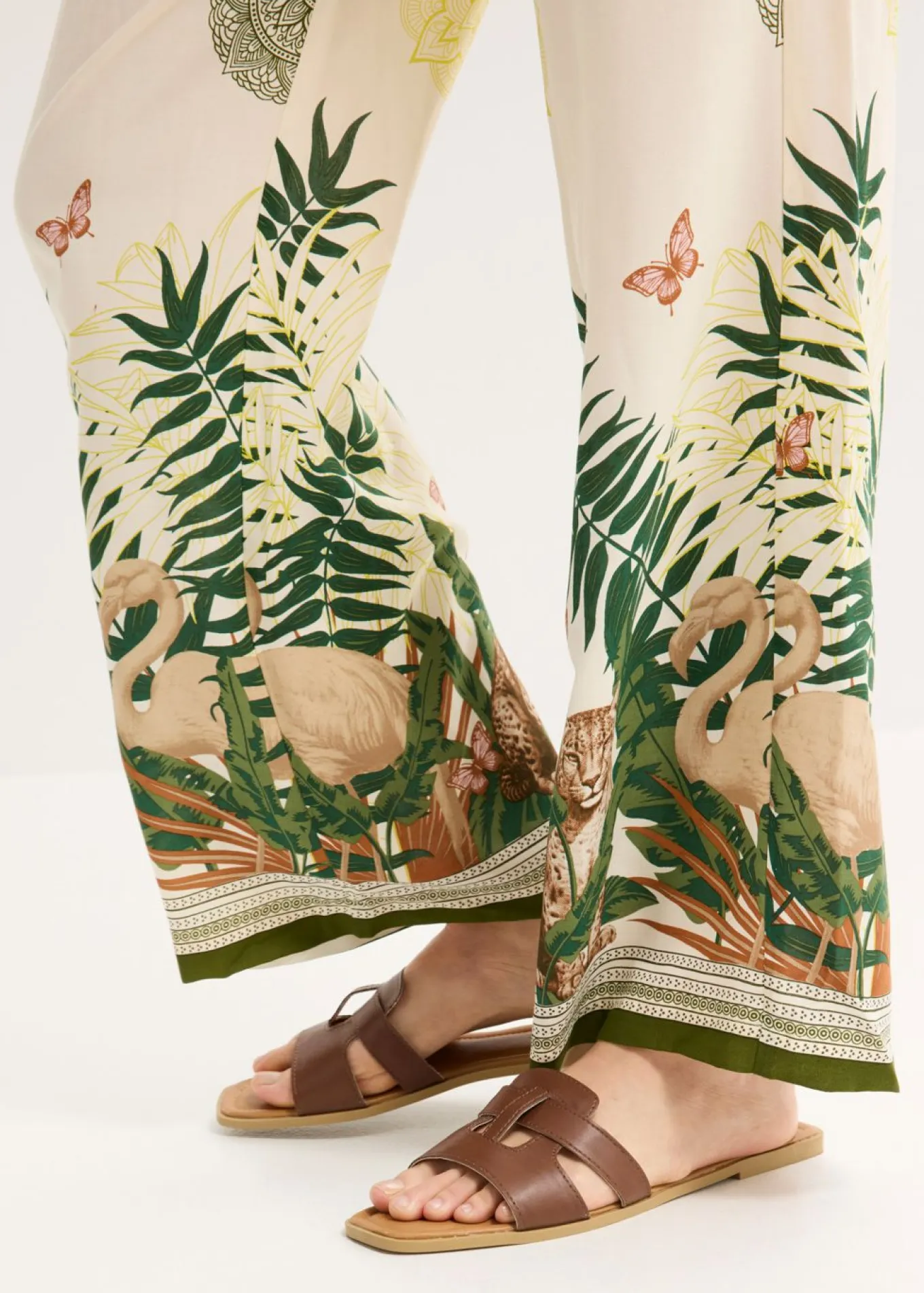 Pantalón ancho de viscosa con estampado en el borde