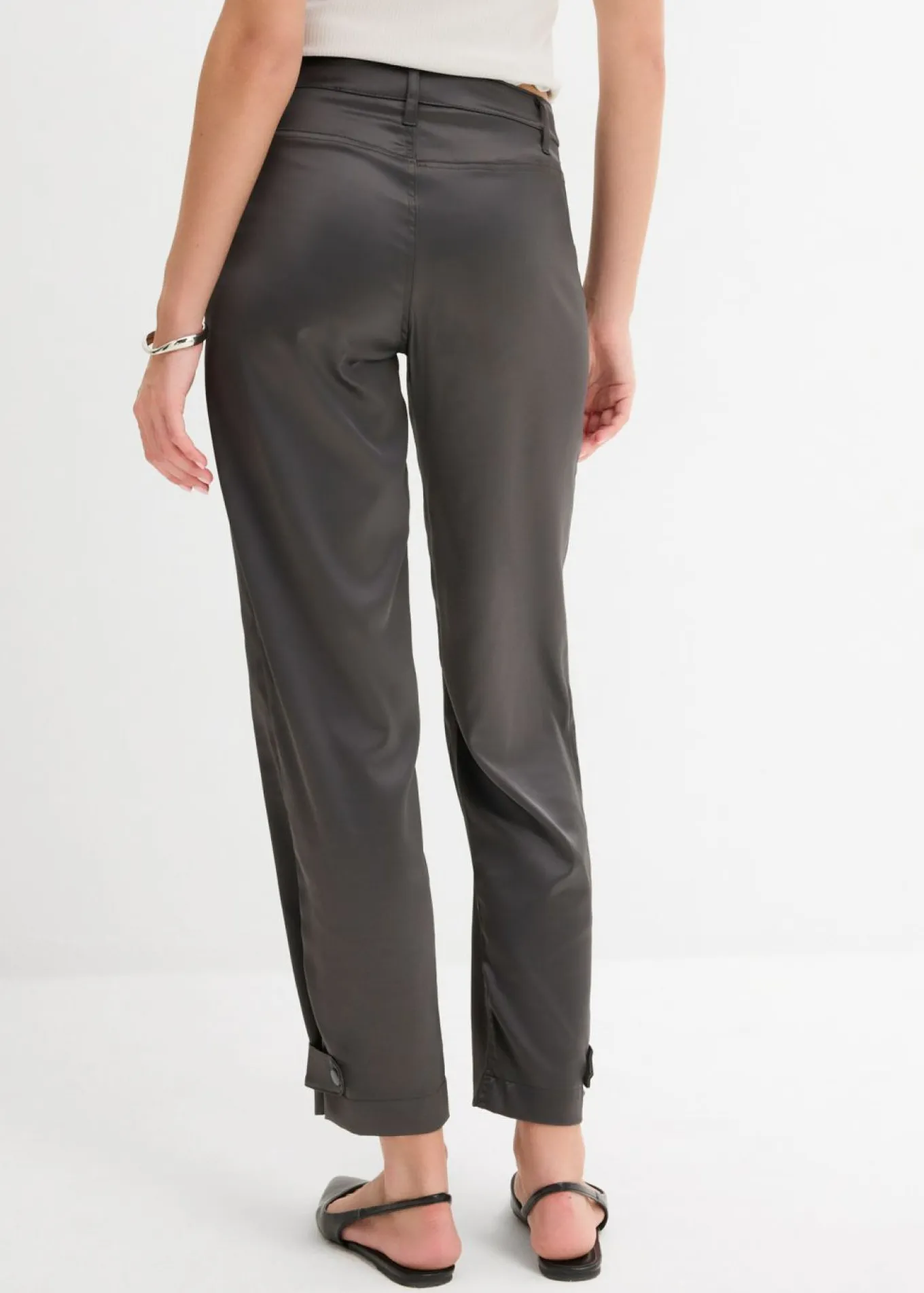 Pantalón barrel con satén fluido